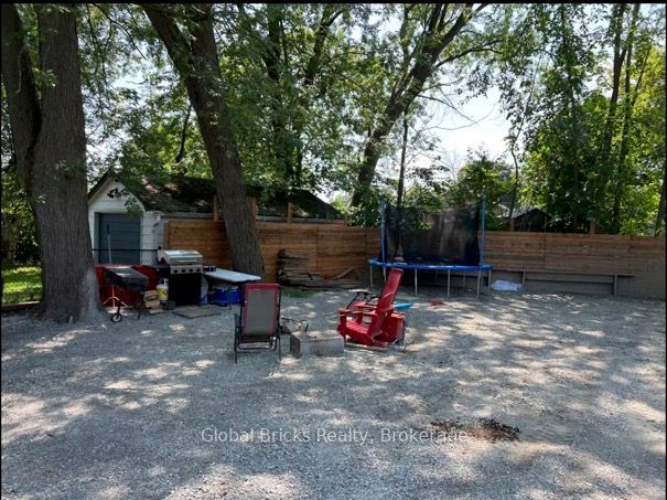 899 Maplewood Drive Property Photo 13