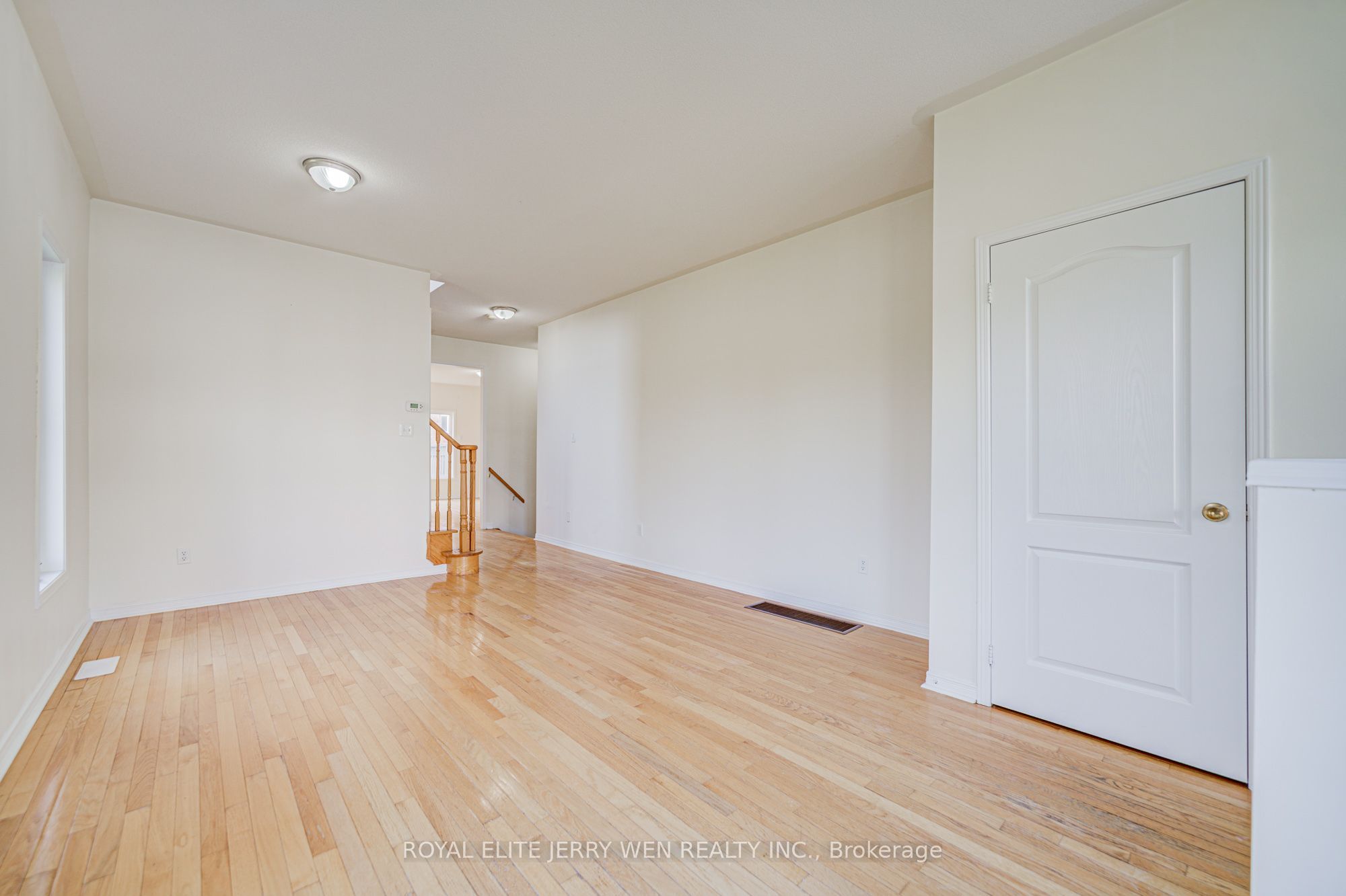 159 Lebovic Drive Property Photo 4