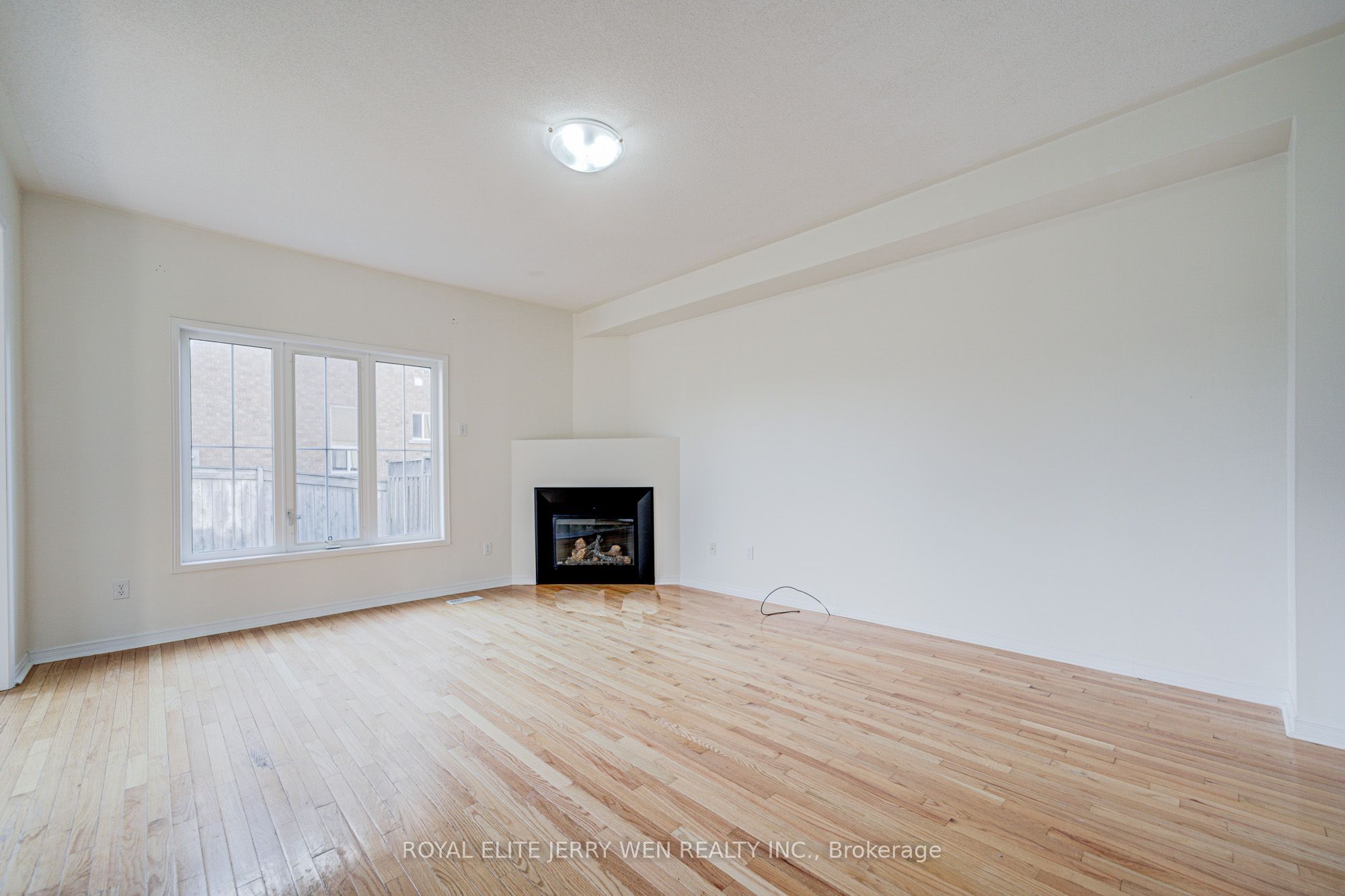 159 Lebovic Drive Property Photo 6
