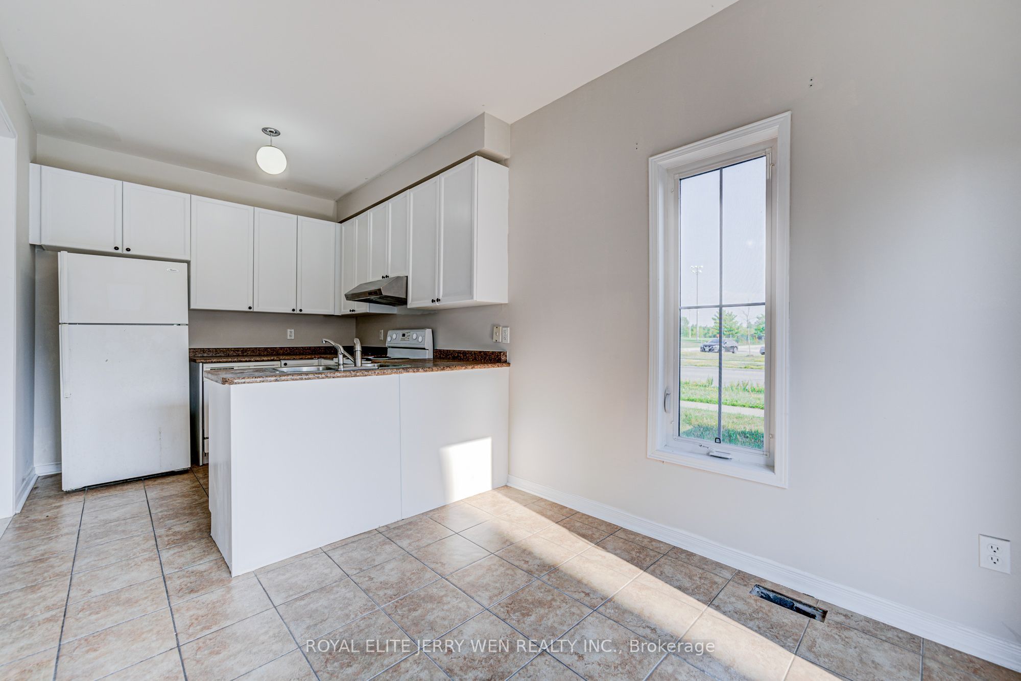 159 Lebovic Drive Property Photo 8