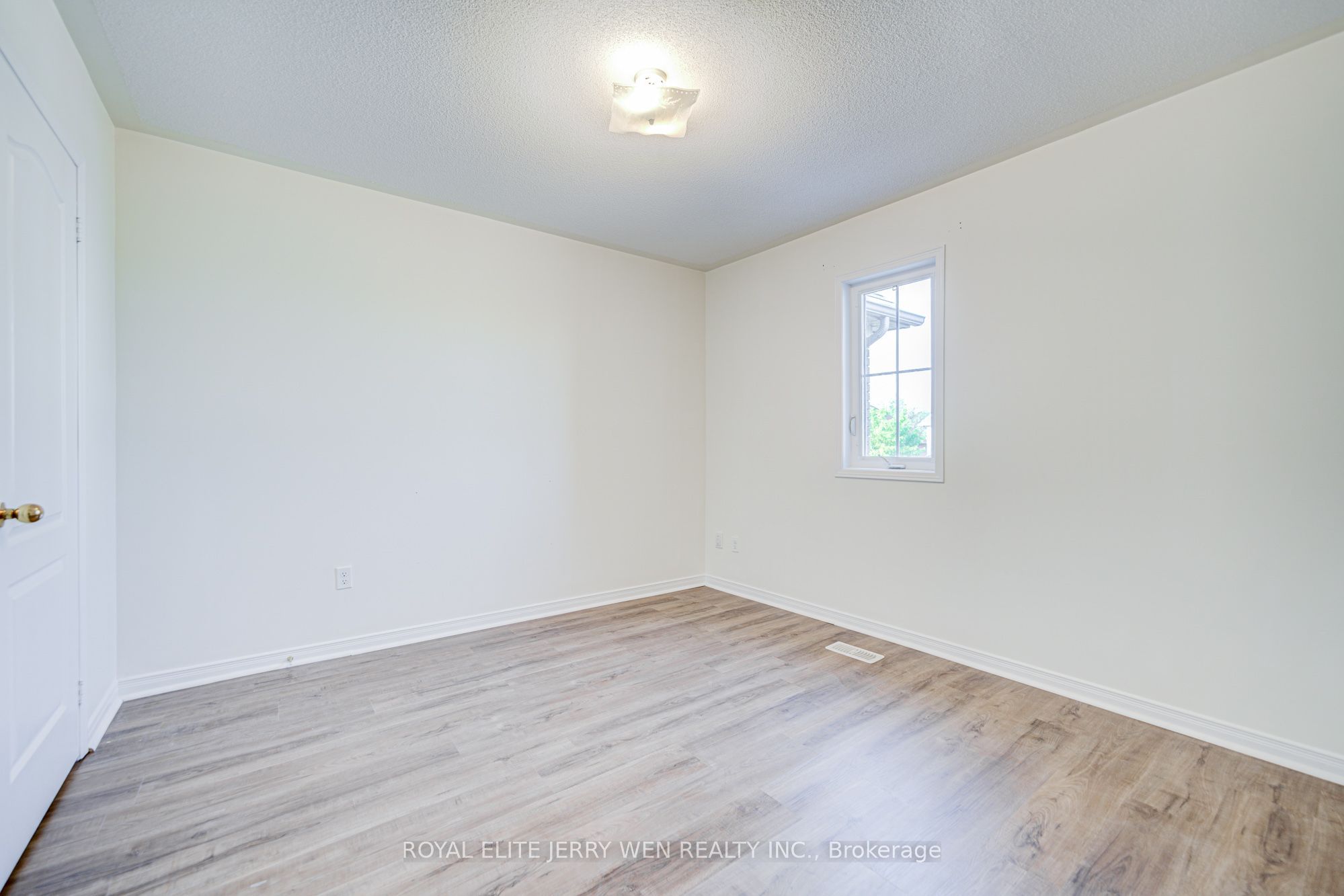 159 Lebovic Drive Property Photo 14