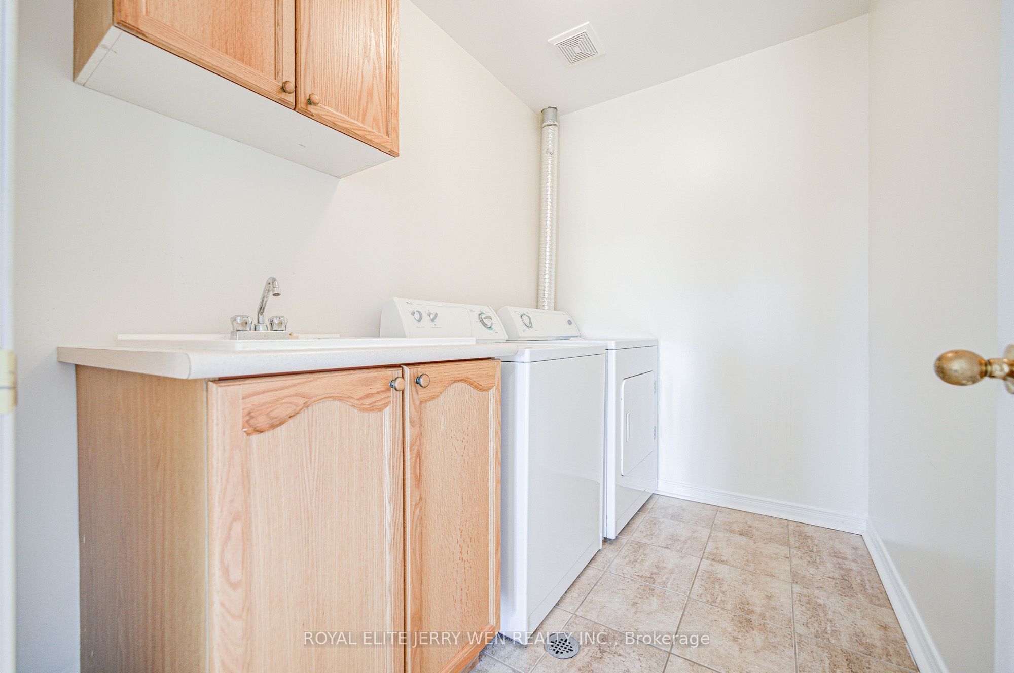 159 Lebovic Drive Property Photo 16