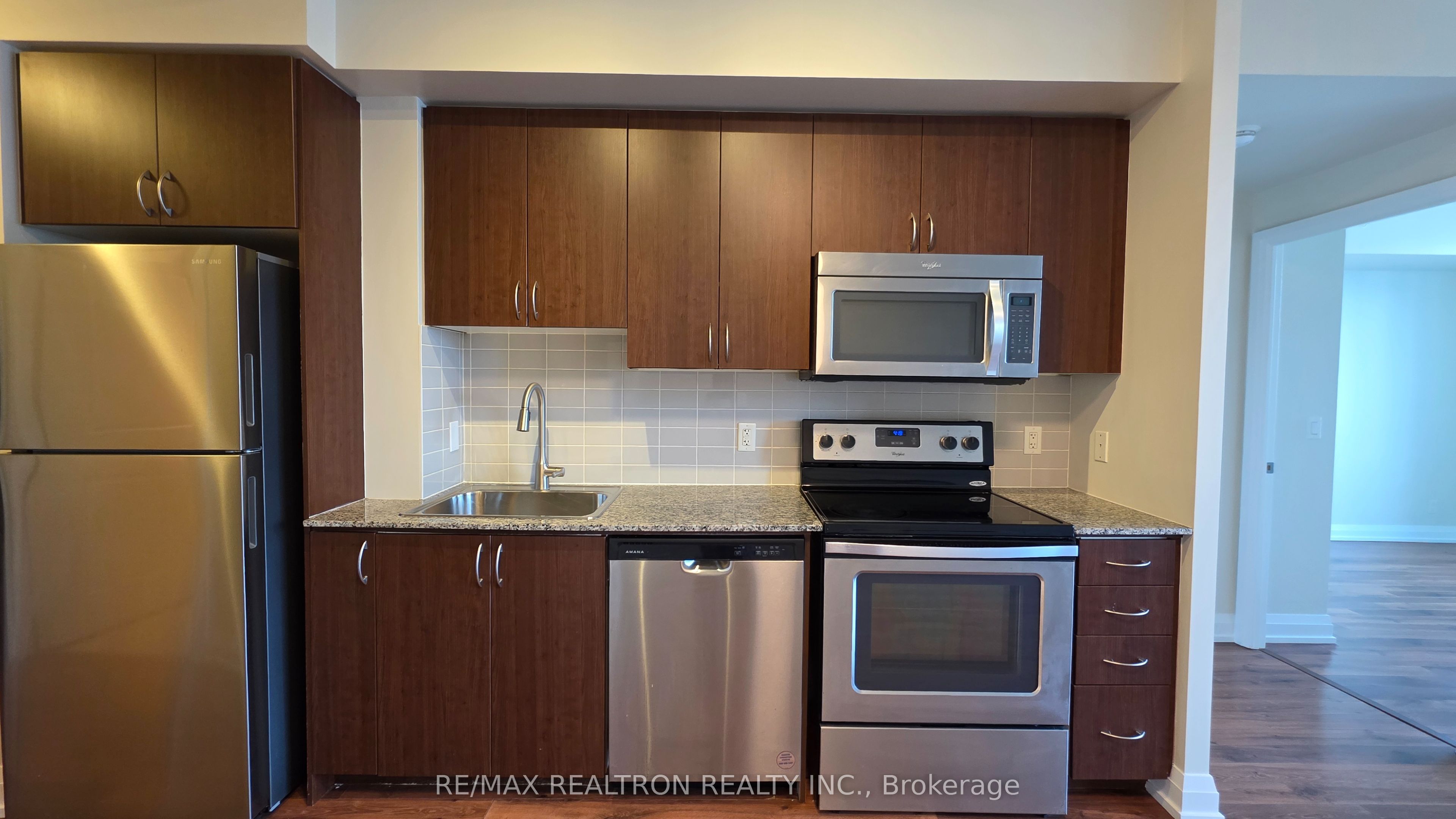 370 Highway 7 E 1025 Property Photo 16