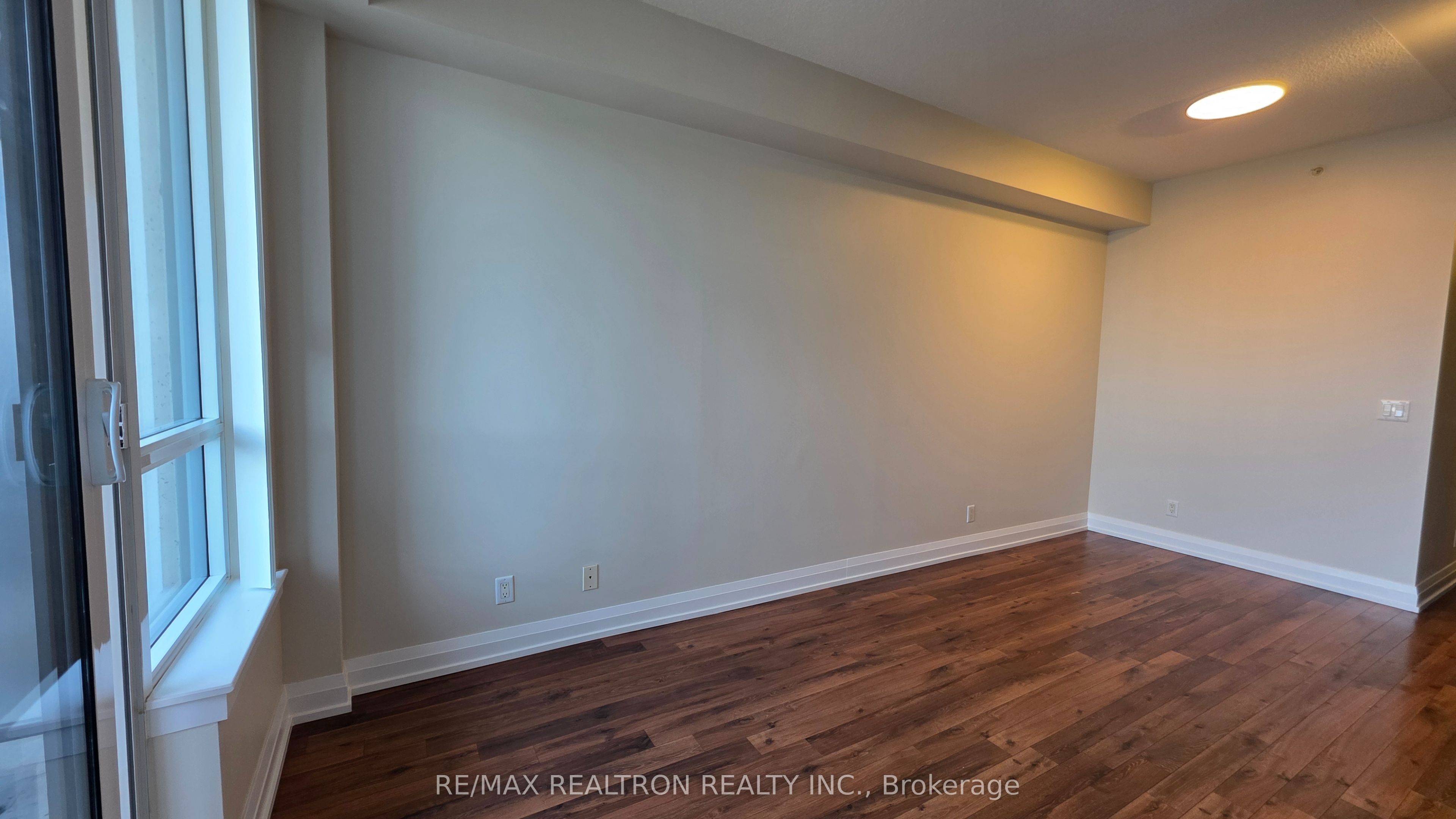 370 Highway 7 E 1025 Property Photo 17