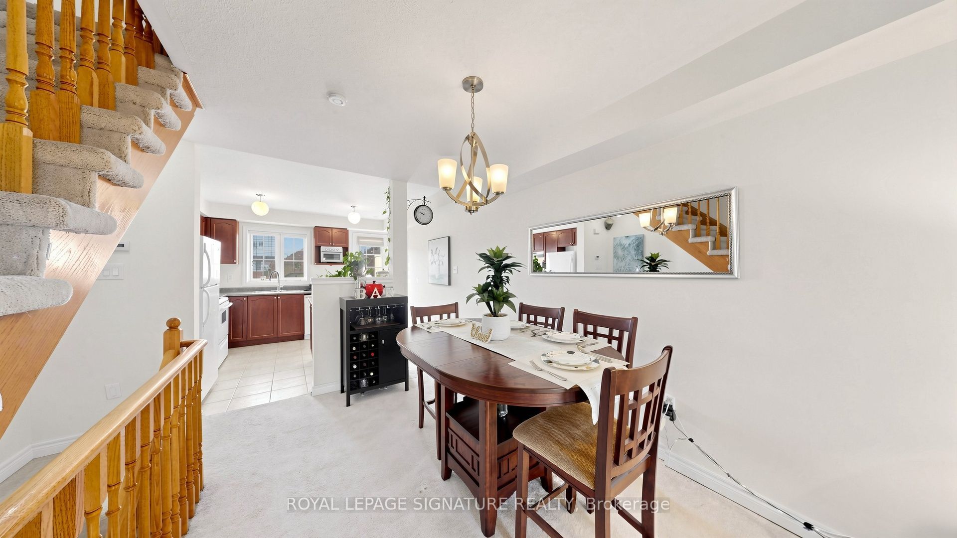 2433 Bur Oak Avenue Property Photo 6