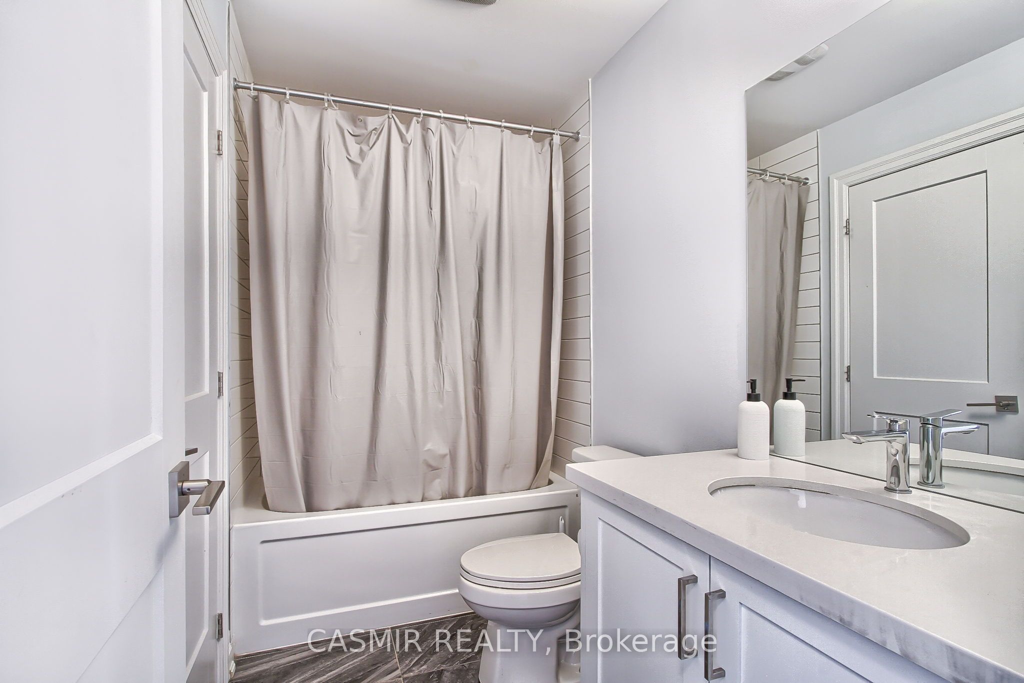 9873 Keele Street Property Photo 37