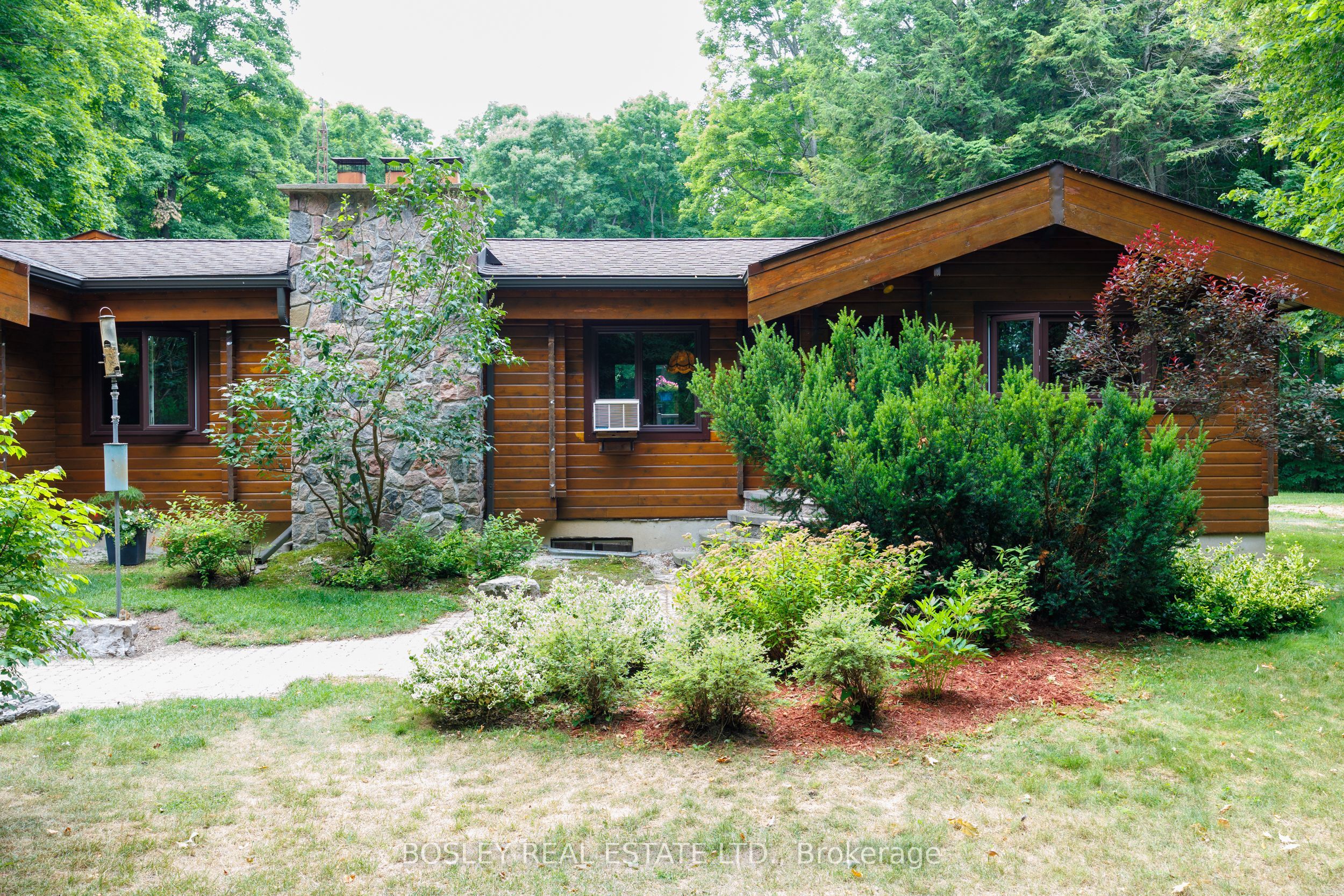 5983 5th Line Property Photo 1