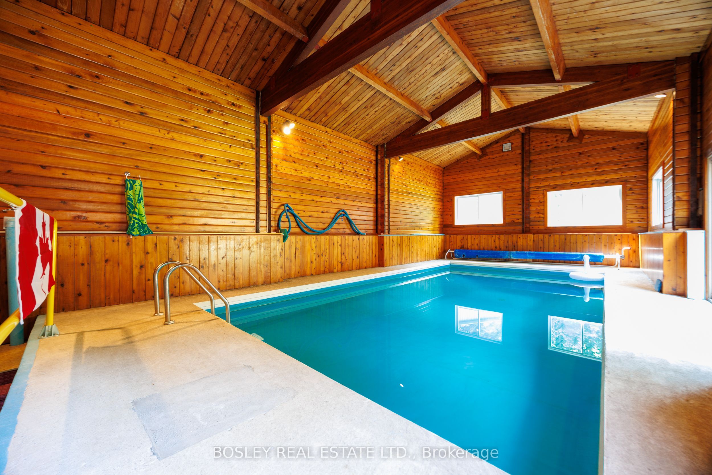 5983 5th Line Property Photo 4