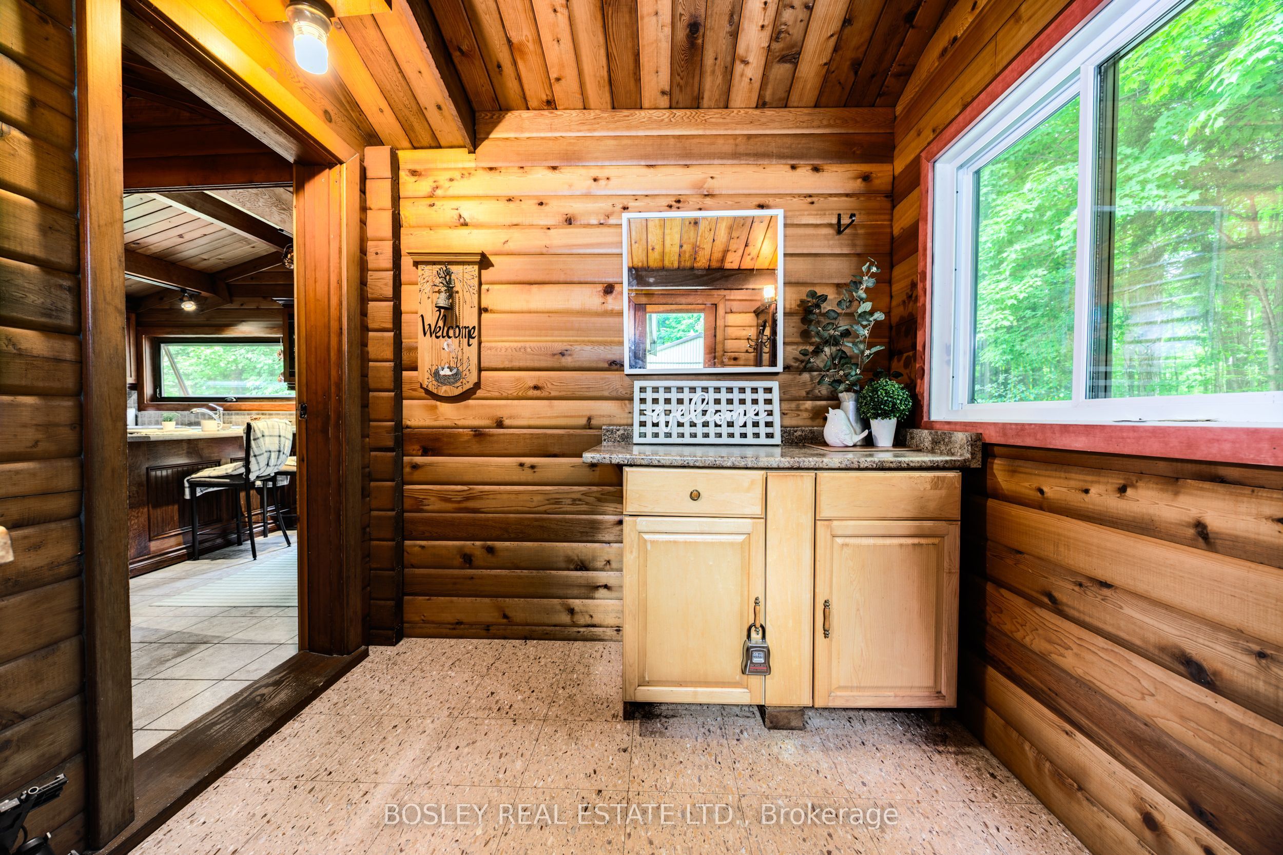 5983 5th Line Property Photo 5