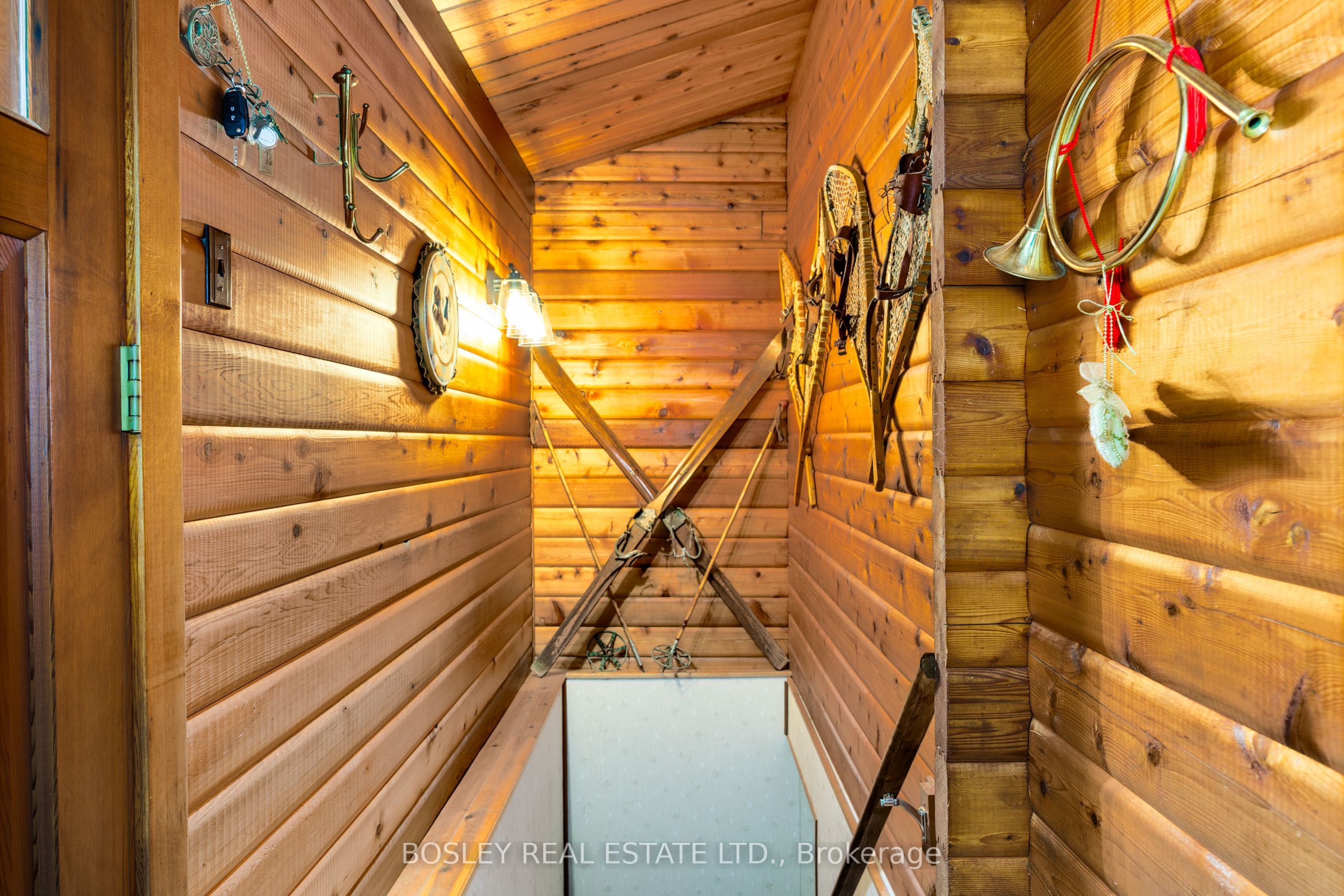 5983 5th Line Property Photo 6