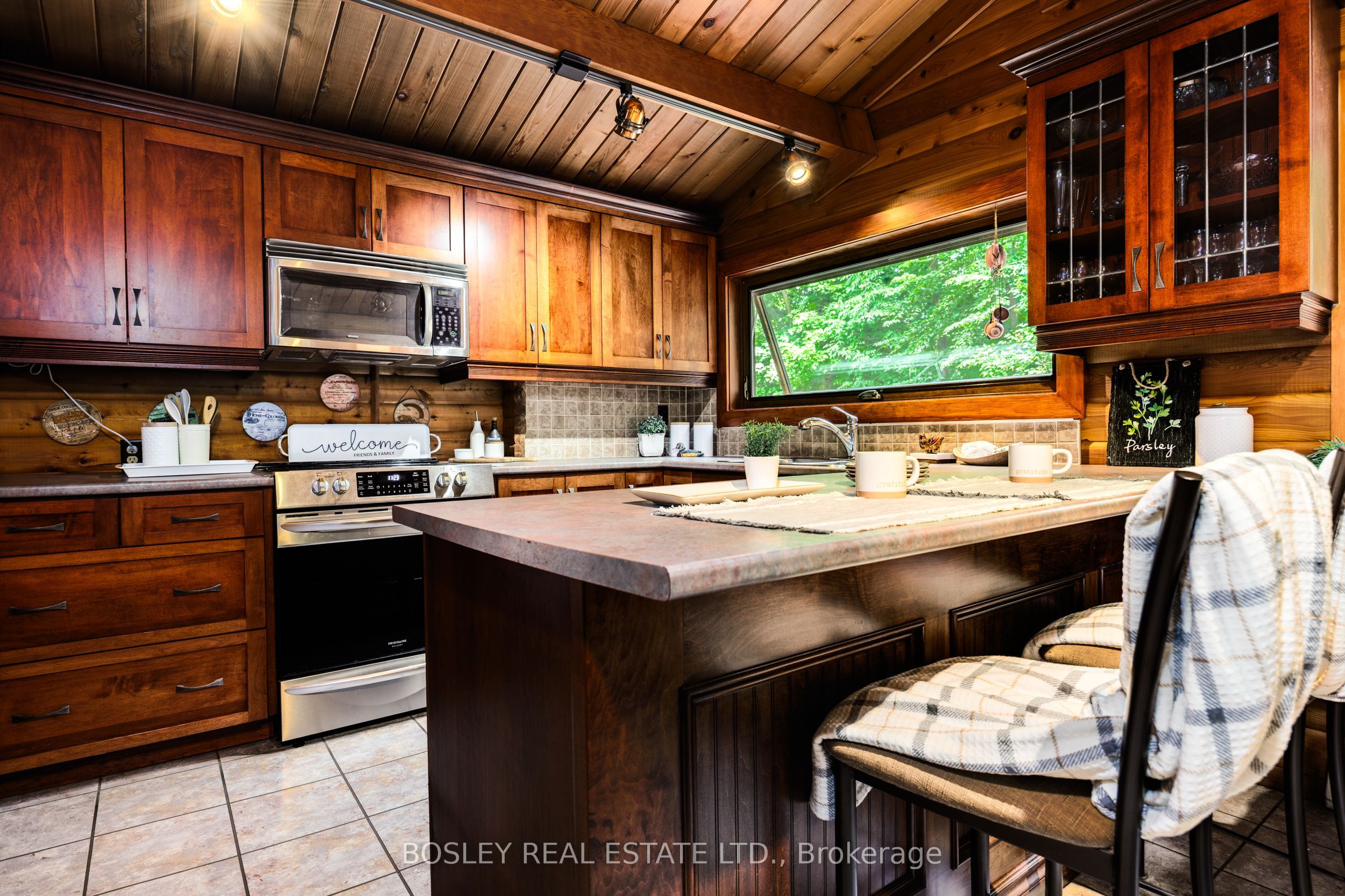 5983 5th Line Property Photo 7