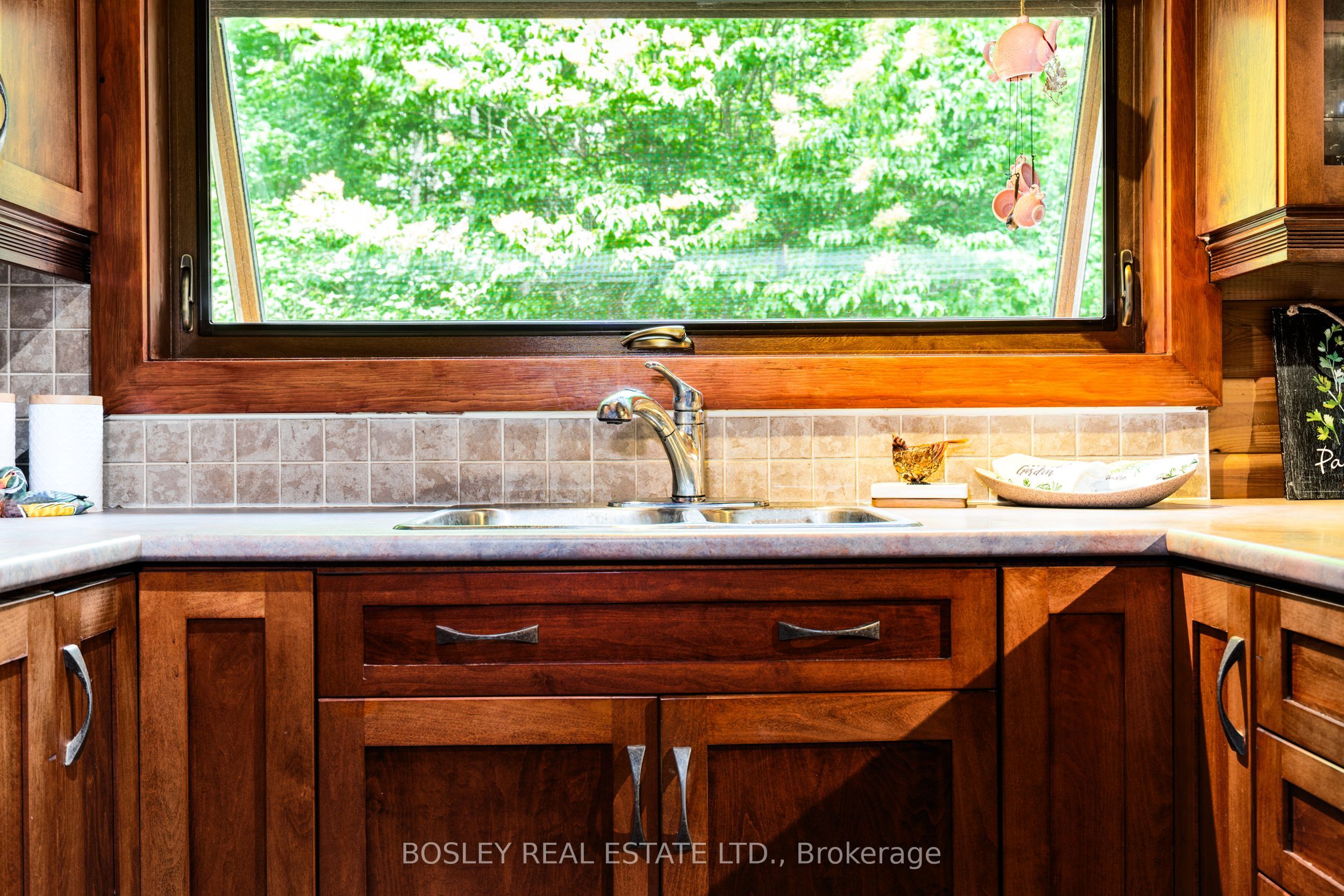 5983 5th Line Property Photo 10