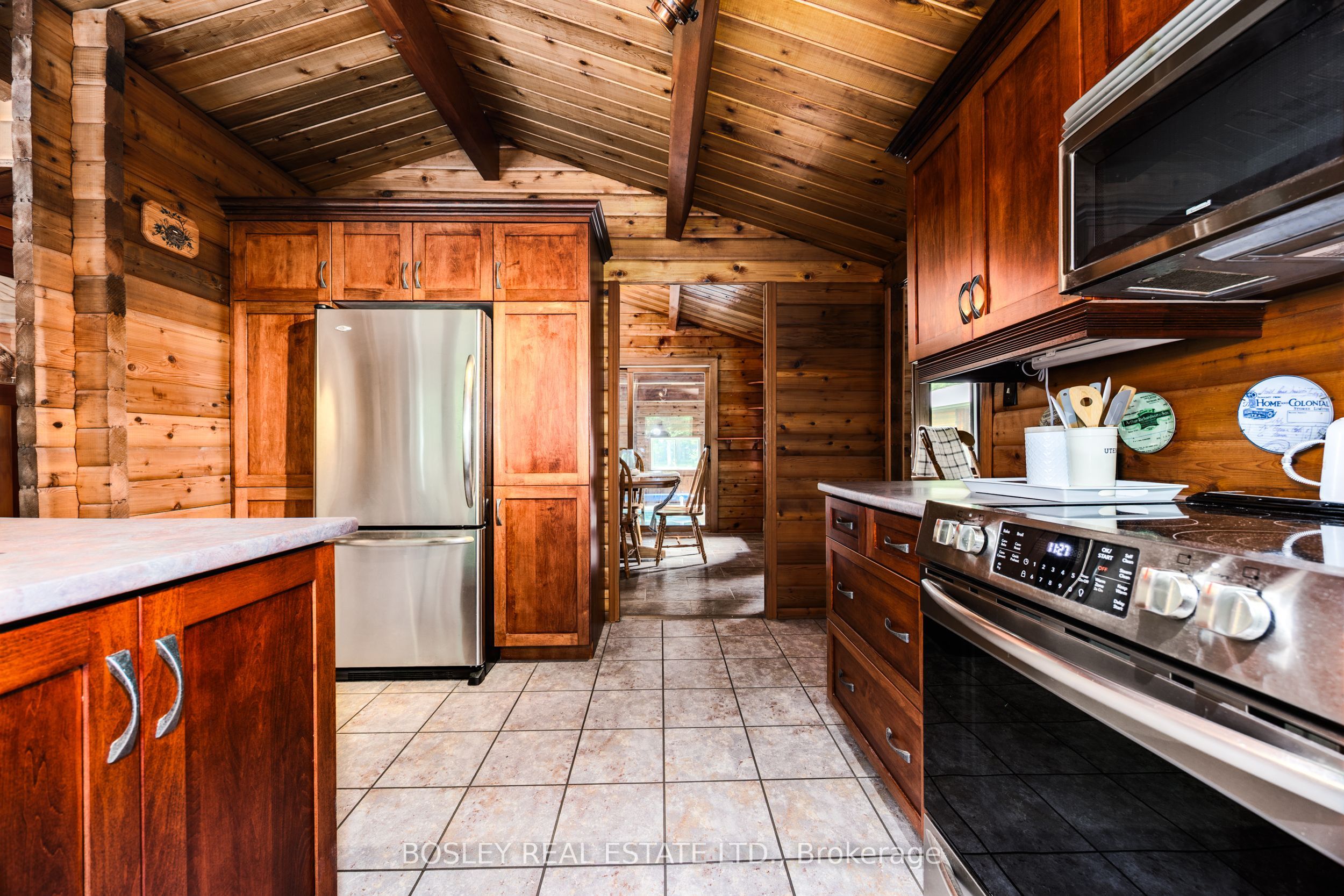 5983 5th Line Property Photo 11