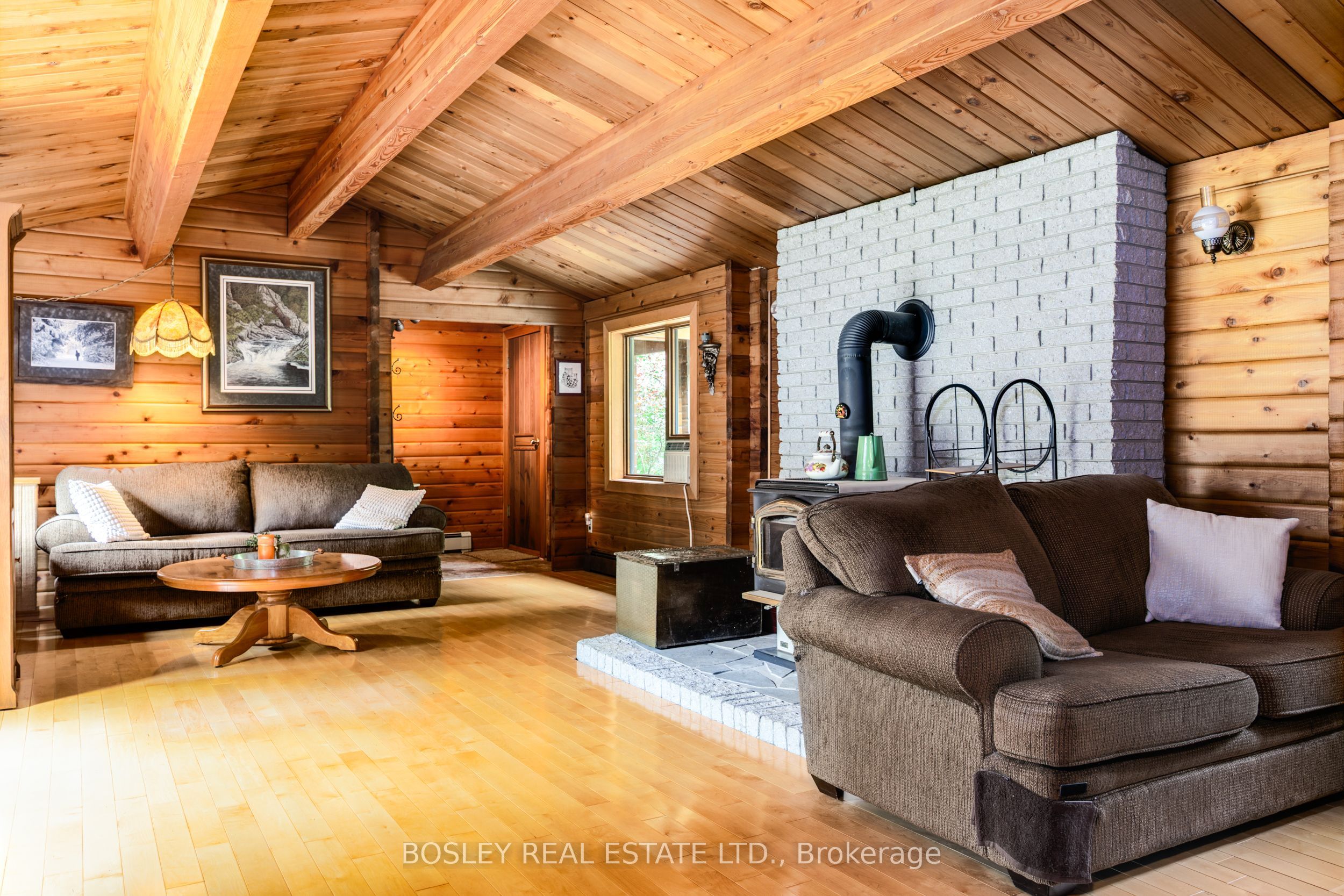 5983 5th Line Property Photo 14