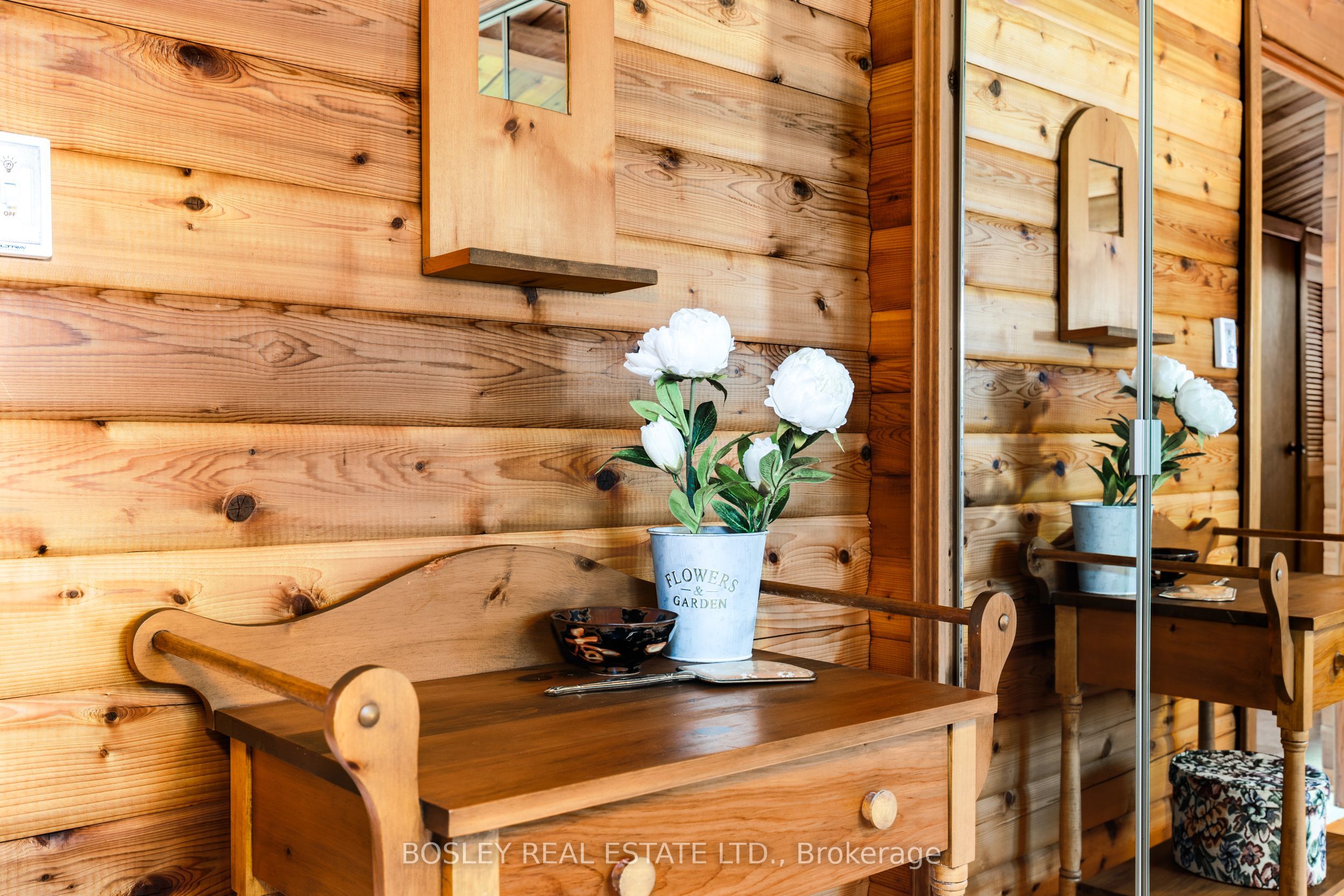 5983 5th Line Property Photo 26