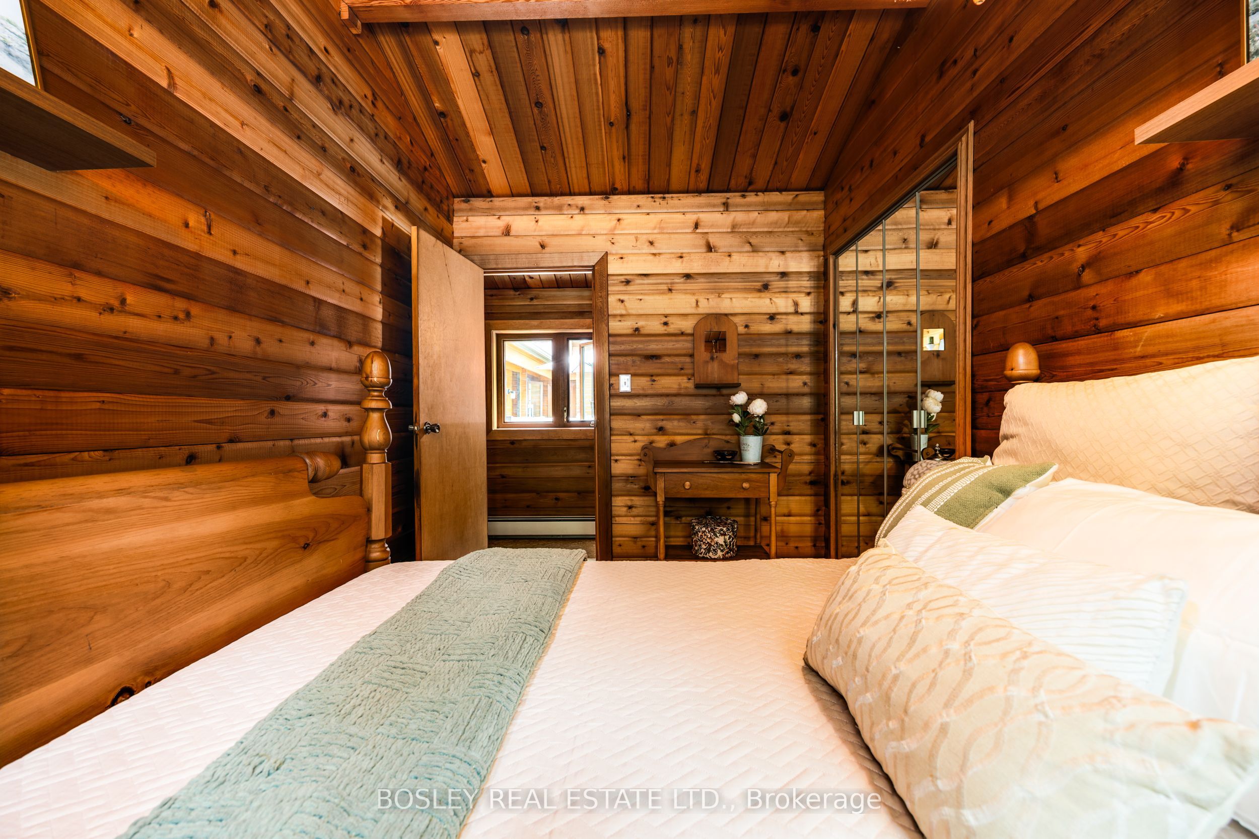 5983 5th Line Property Photo 27