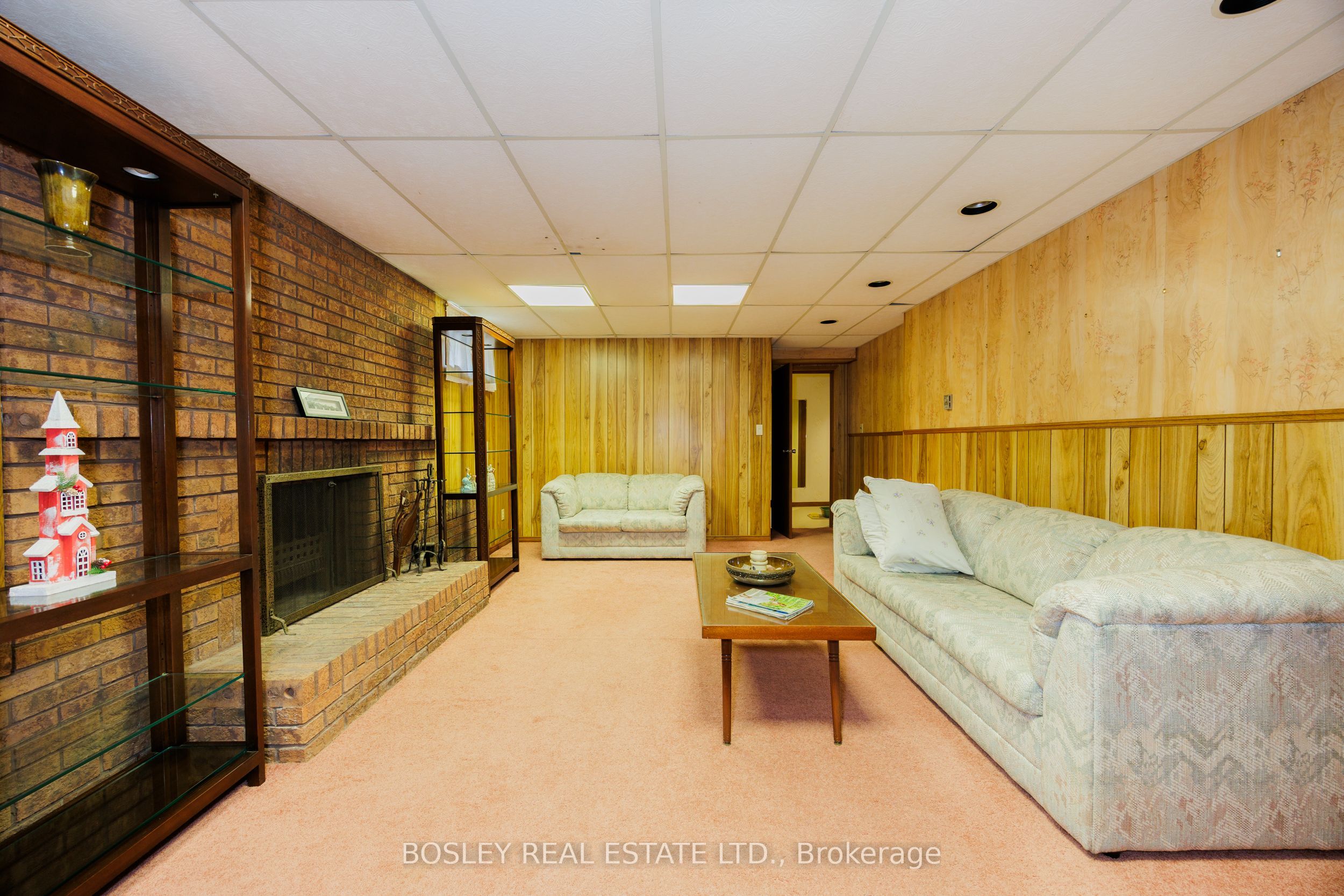5983 5th Line Property Photo 32