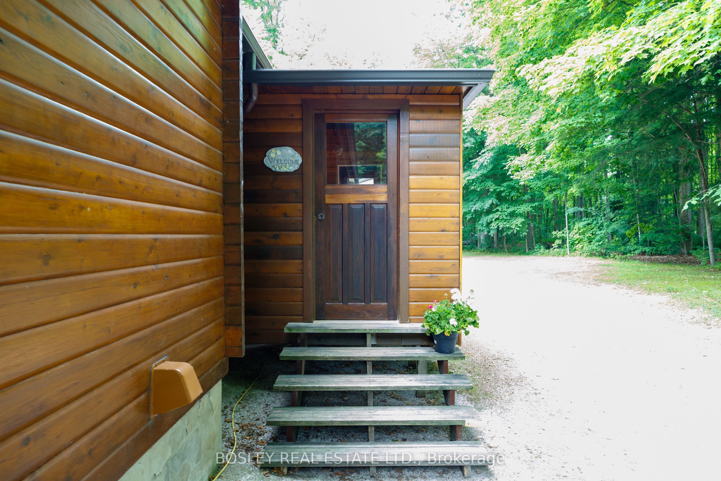 5983 5th Line Property Photo 44