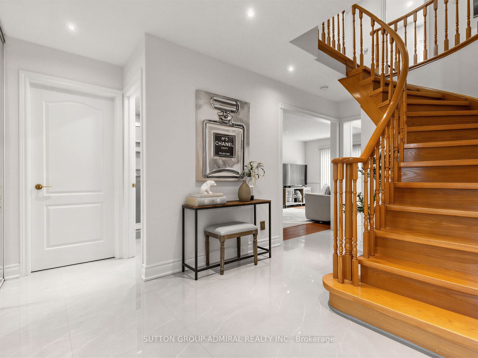 10 Torino Place Property Photo 3