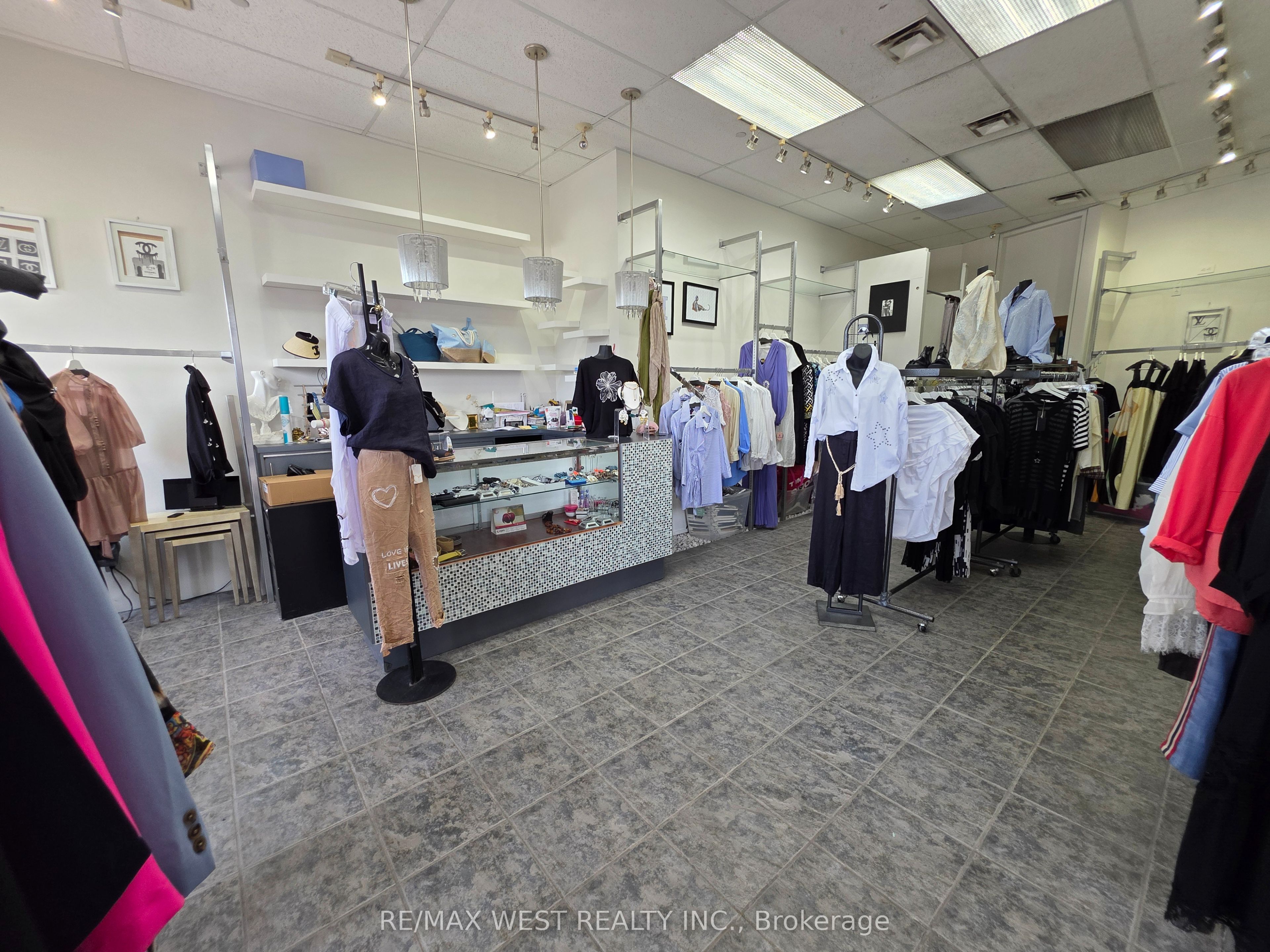 441 Clark Avenue W 16a Property Photo 15