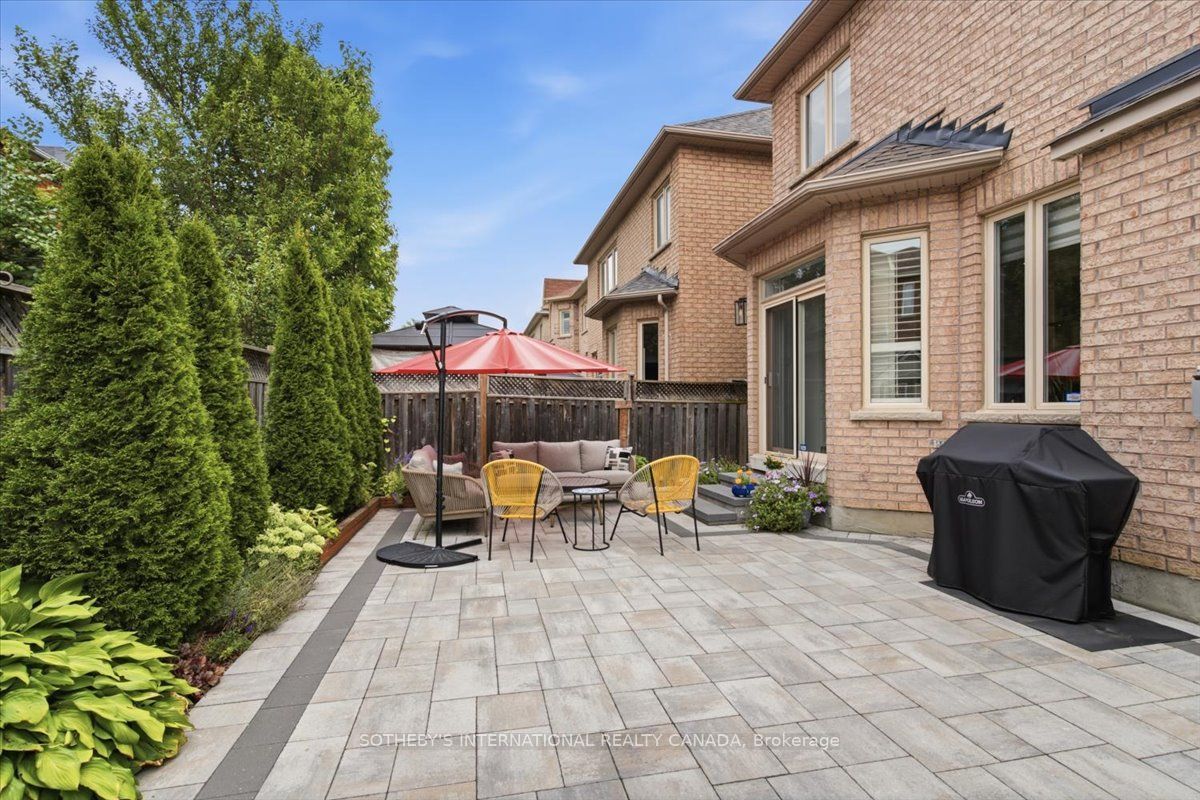 60 Saint James Avenue Property Photo 33