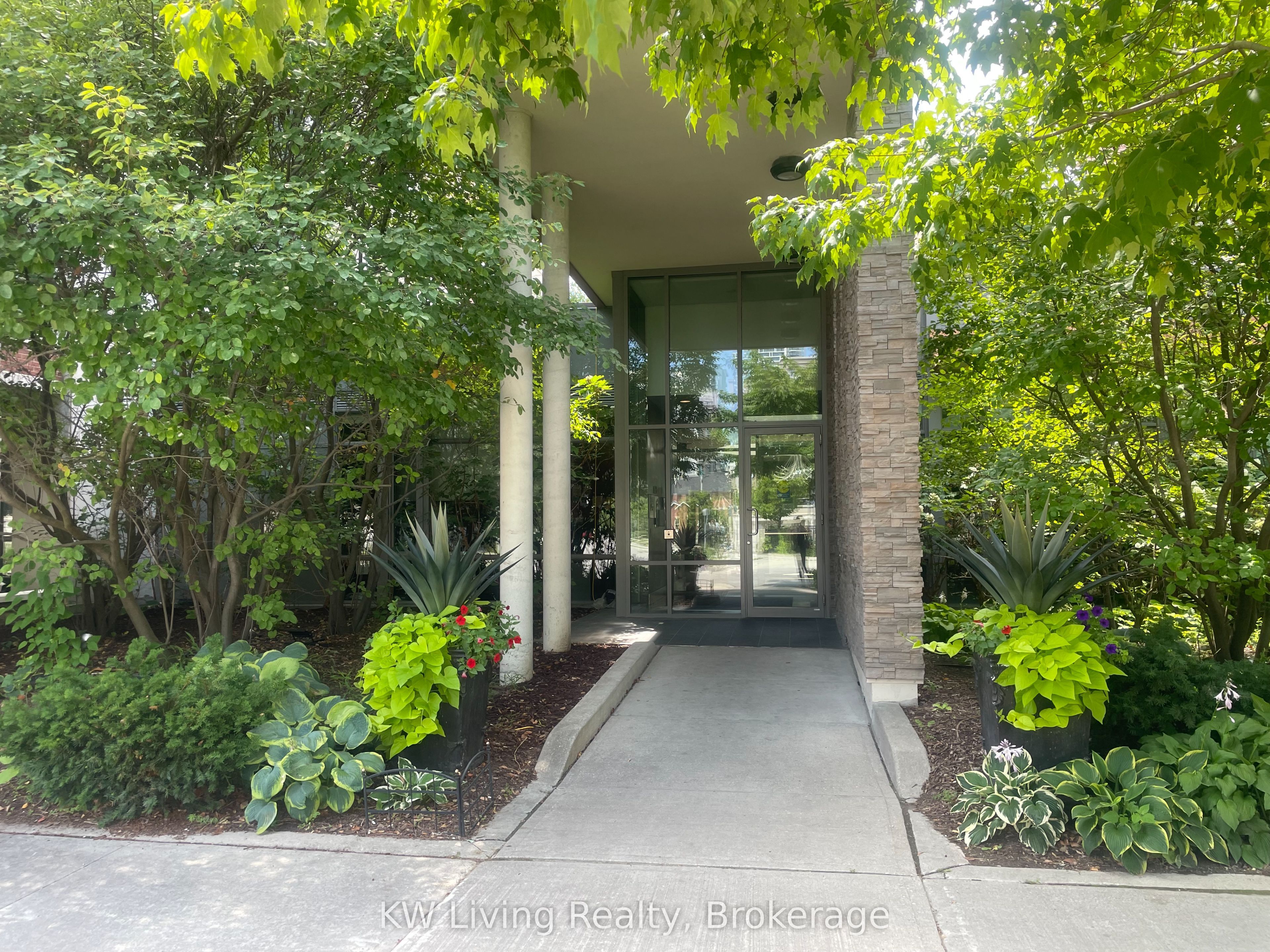 57 Upper Duke Crescent 101 Property Photo 3