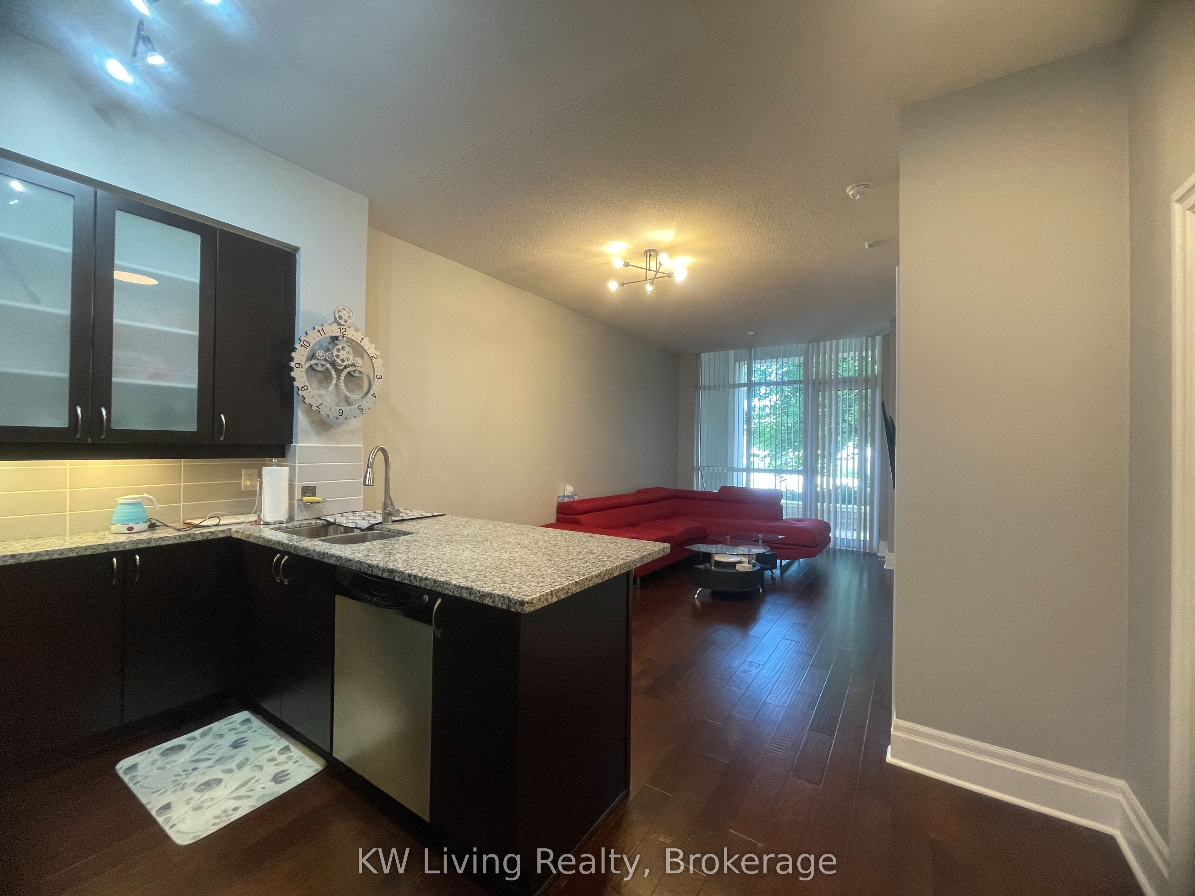 57 Upper Duke Crescent 101 Property Photo 6
