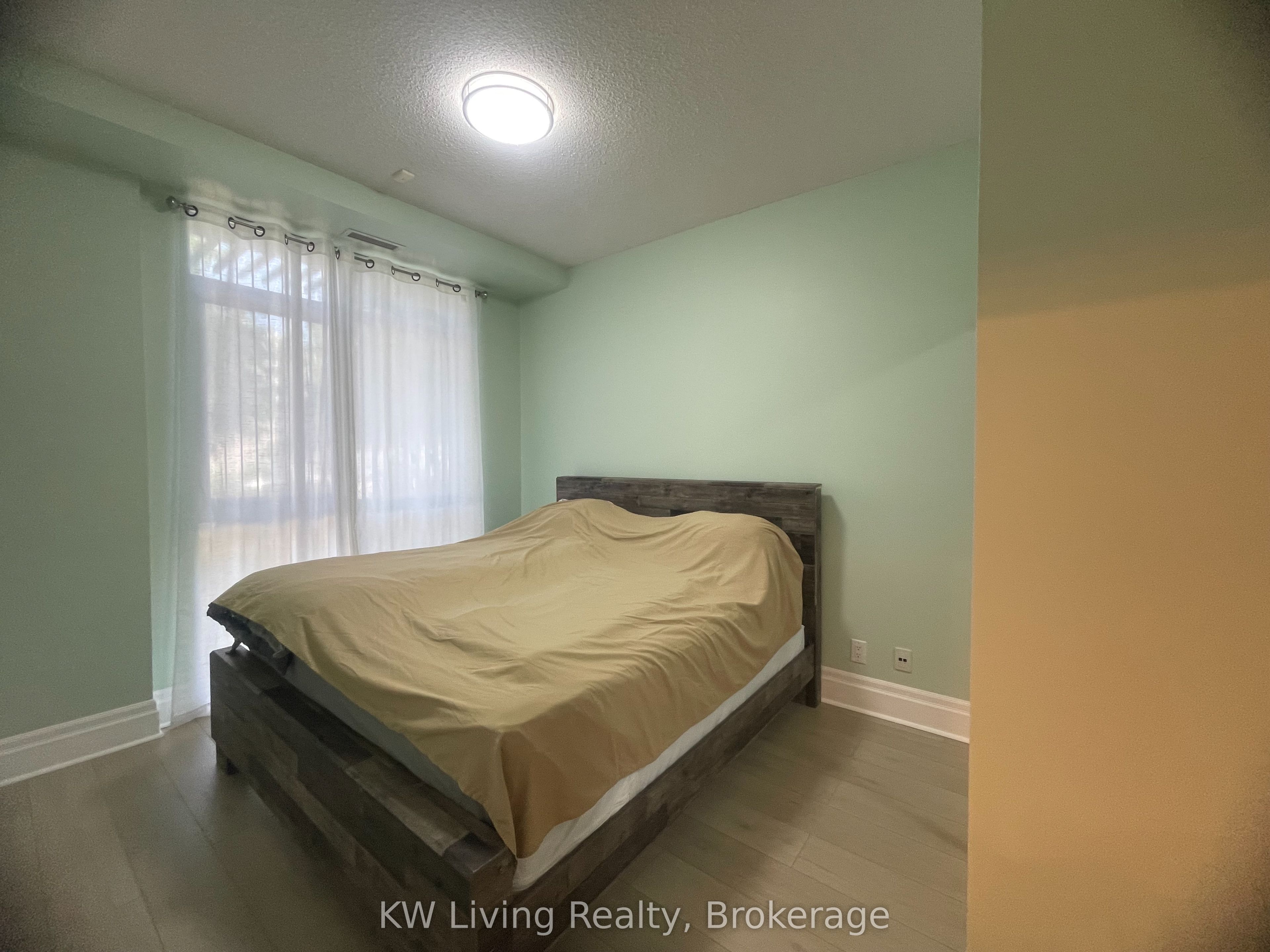 57 Upper Duke Crescent 101 Property Photo 12