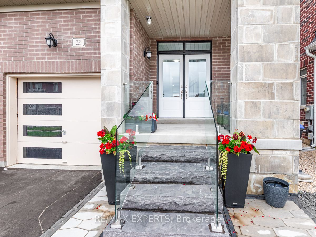 12 Ferragine Crescent Property Photo 3
