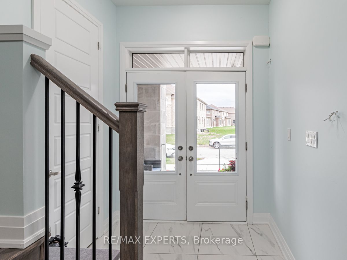 12 Ferragine Crescent Property Photo 4