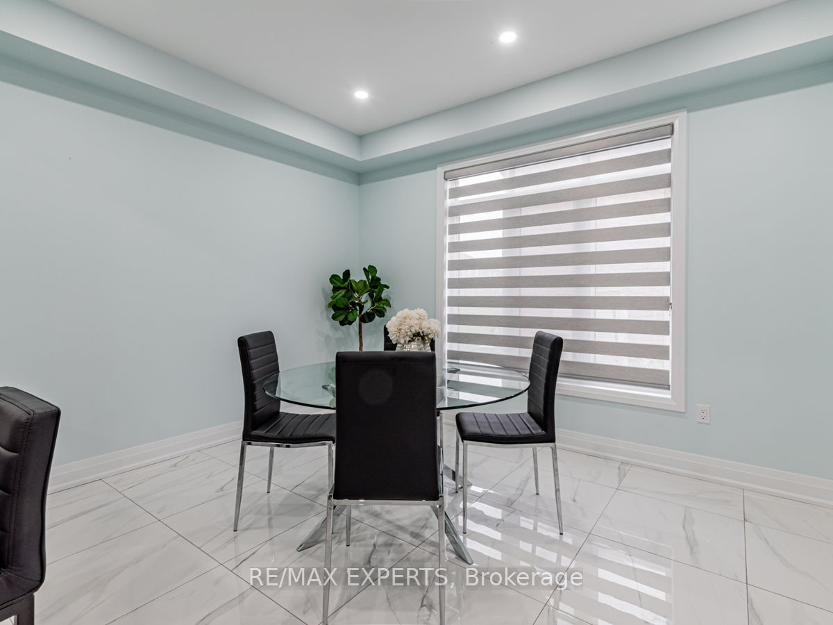 12 Ferragine Crescent Property Photo 14
