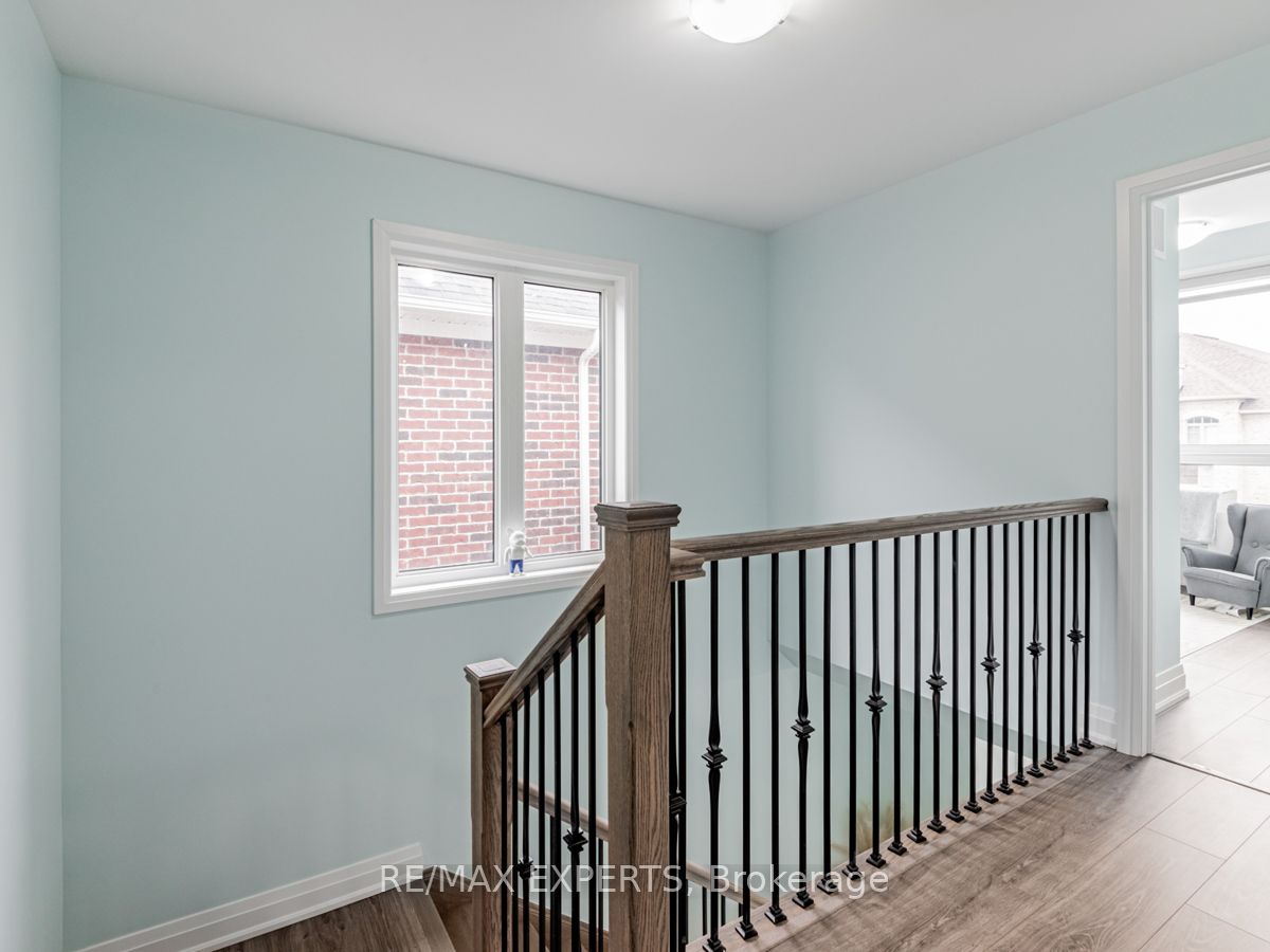 12 Ferragine Crescent Property Photo 17