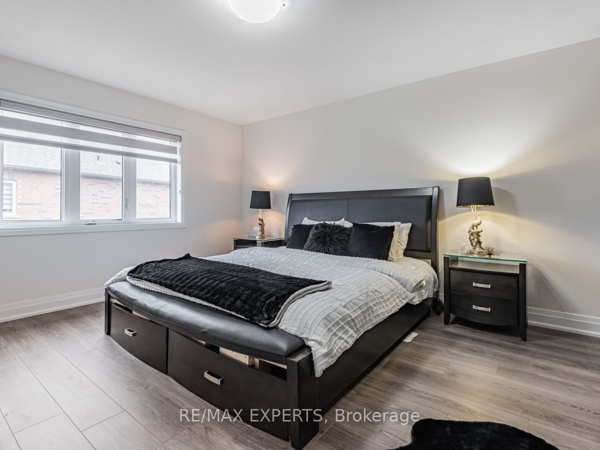 12 Ferragine Crescent Property Photo 19
