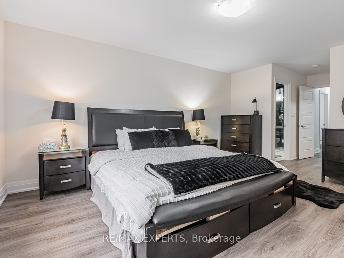 12 Ferragine Crescent Property Photo 20