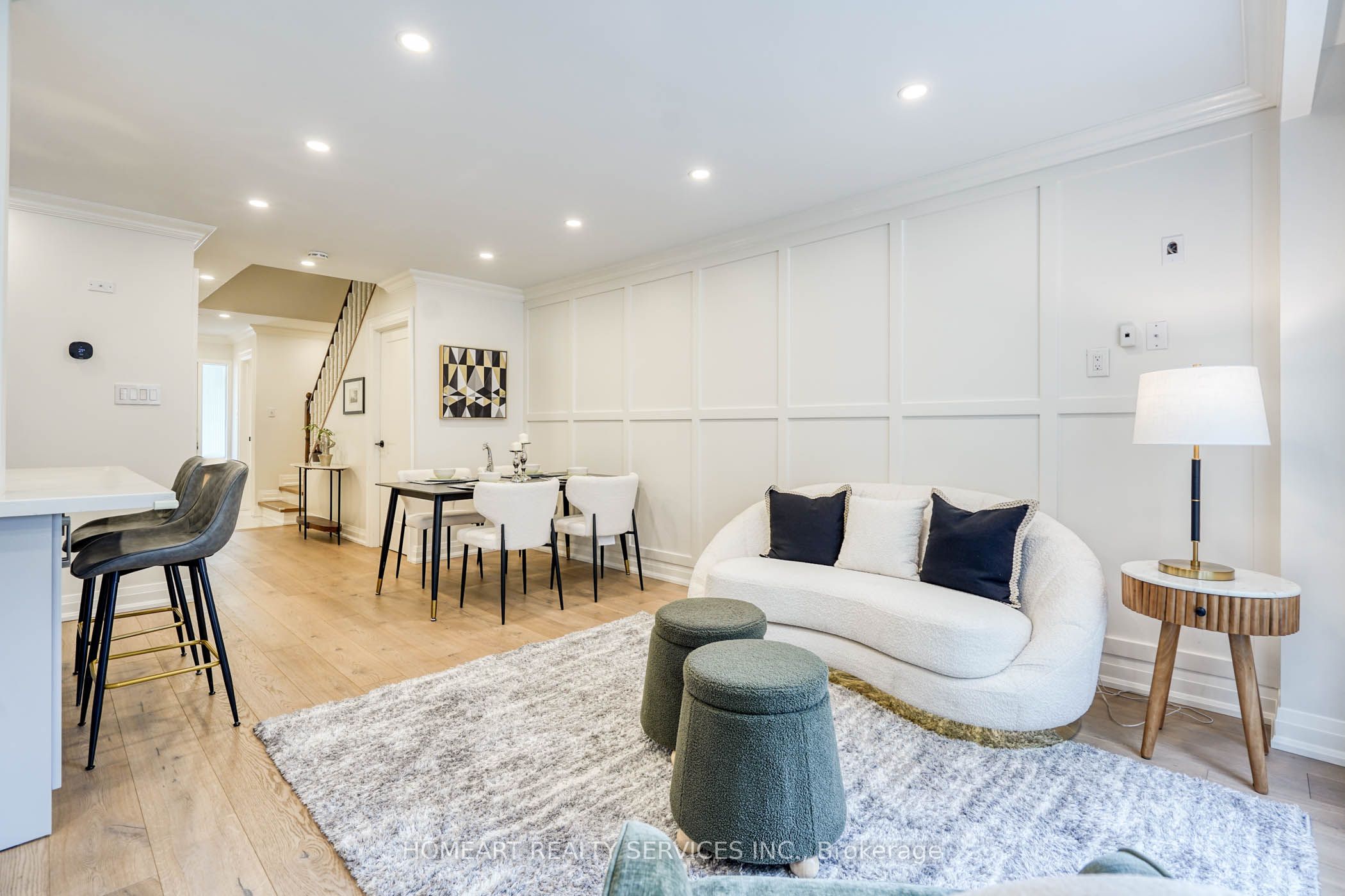 2 Camelot Way Property Photo 8
