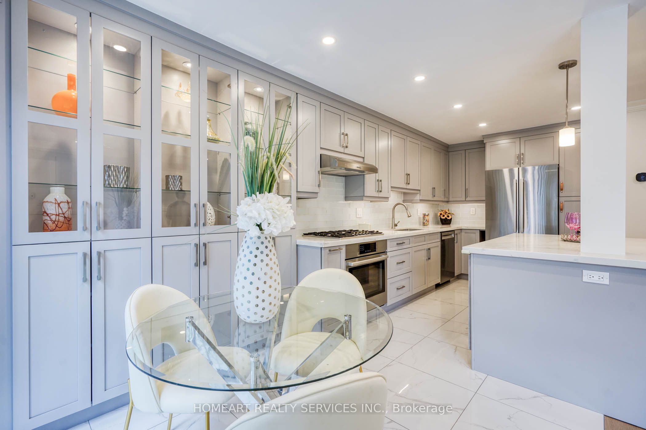 2 Camelot Way Property Photo 14