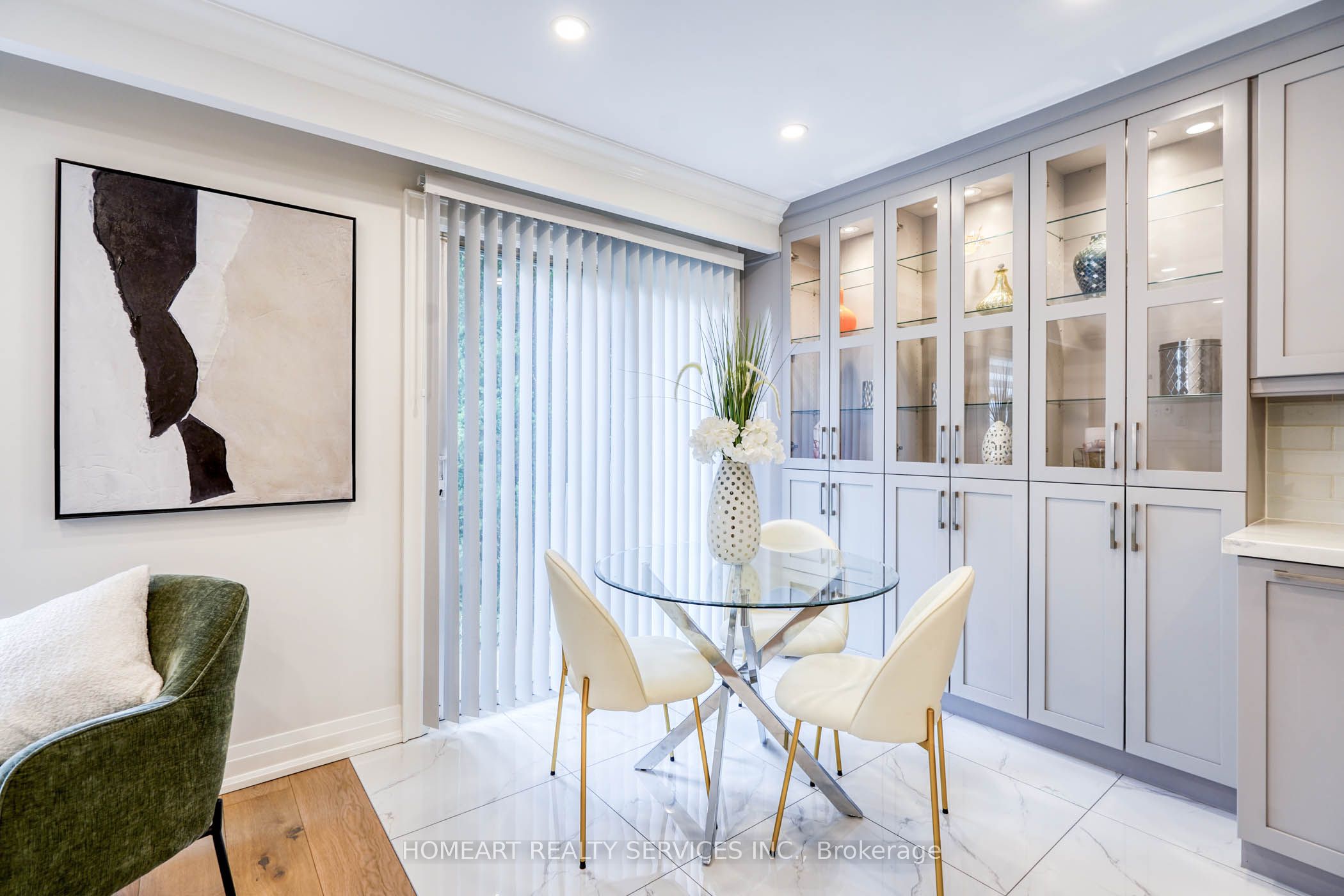 2 Camelot Way Property Photo 15