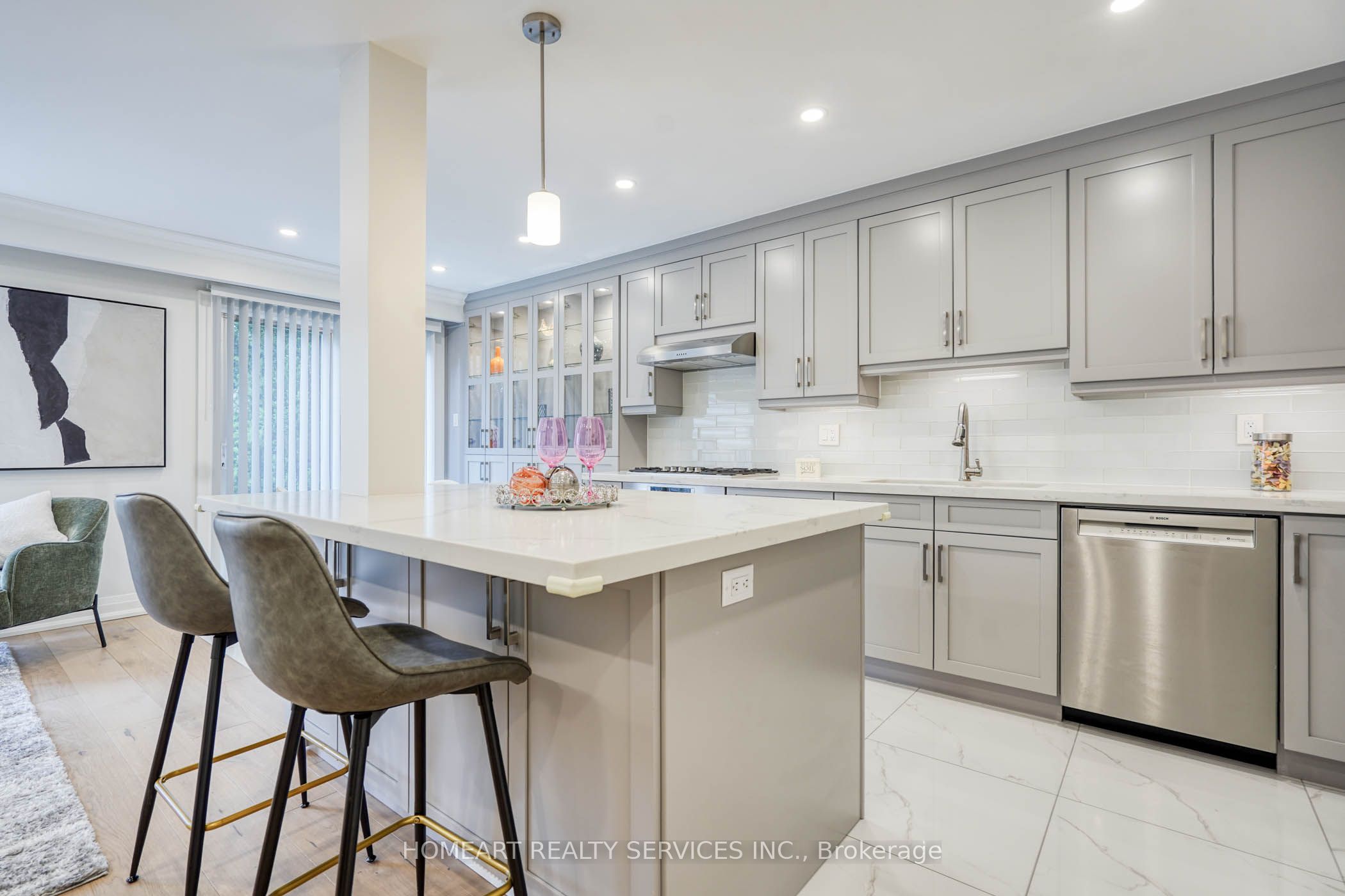 2 Camelot Way Property Photo 16