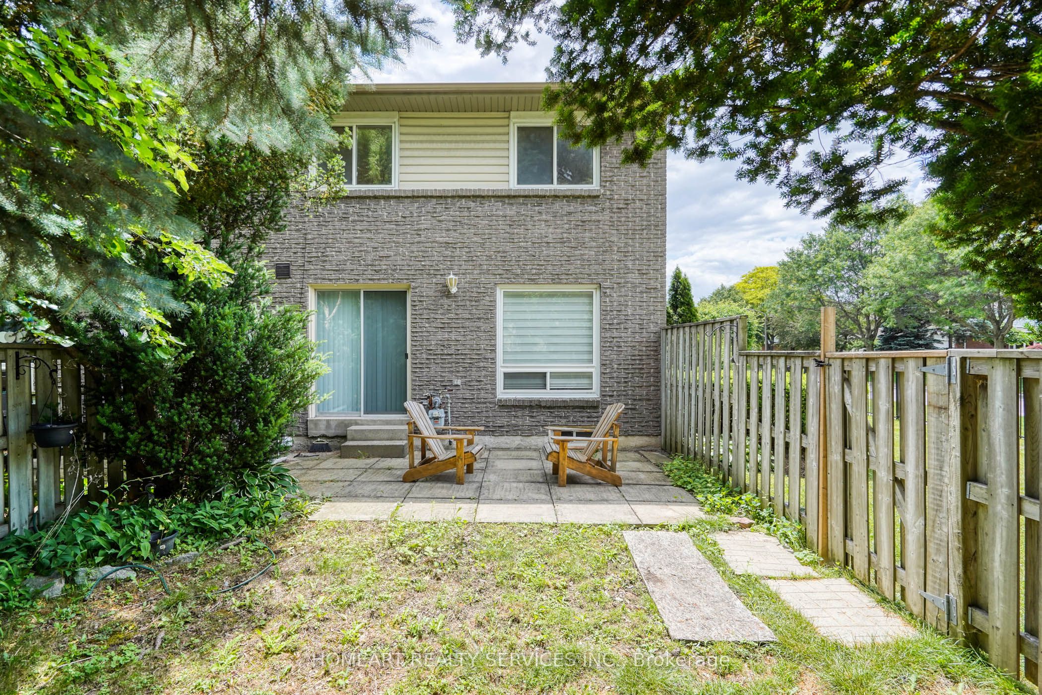 2 Camelot Way Property Photo 32