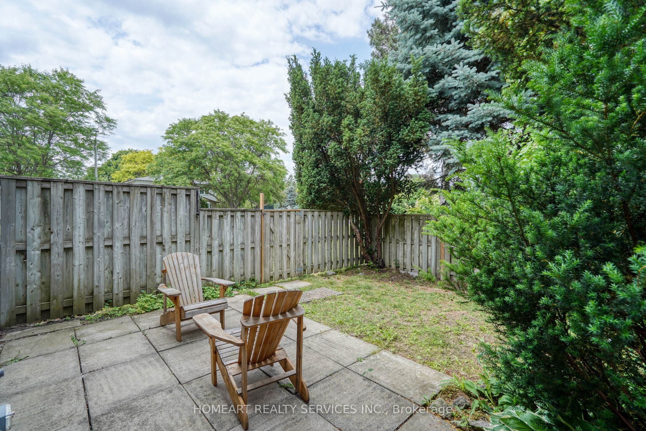 2 Camelot Way Property Photo 33