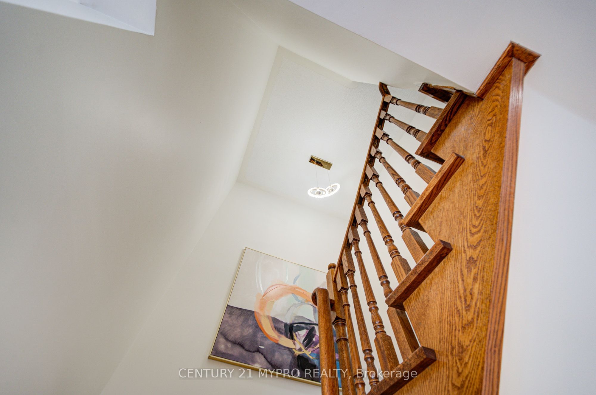 73 Pillar Rock Crescent Property Photo 4