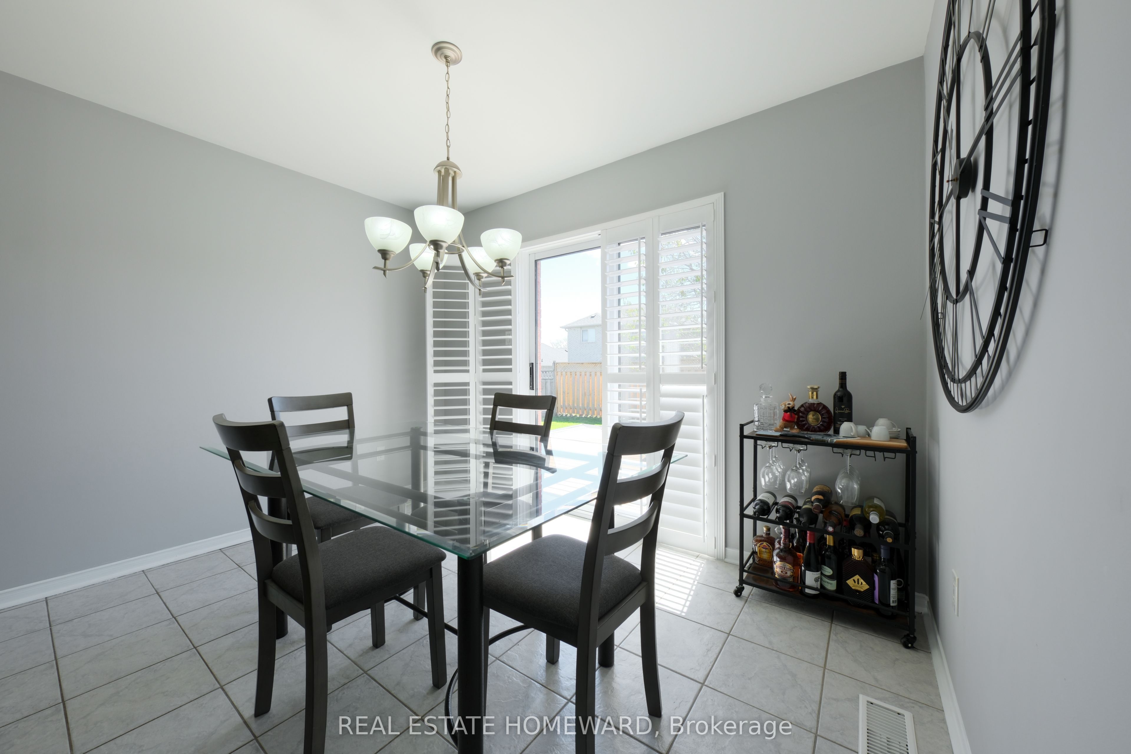 1283 Vincent Crescent Property Photo 16