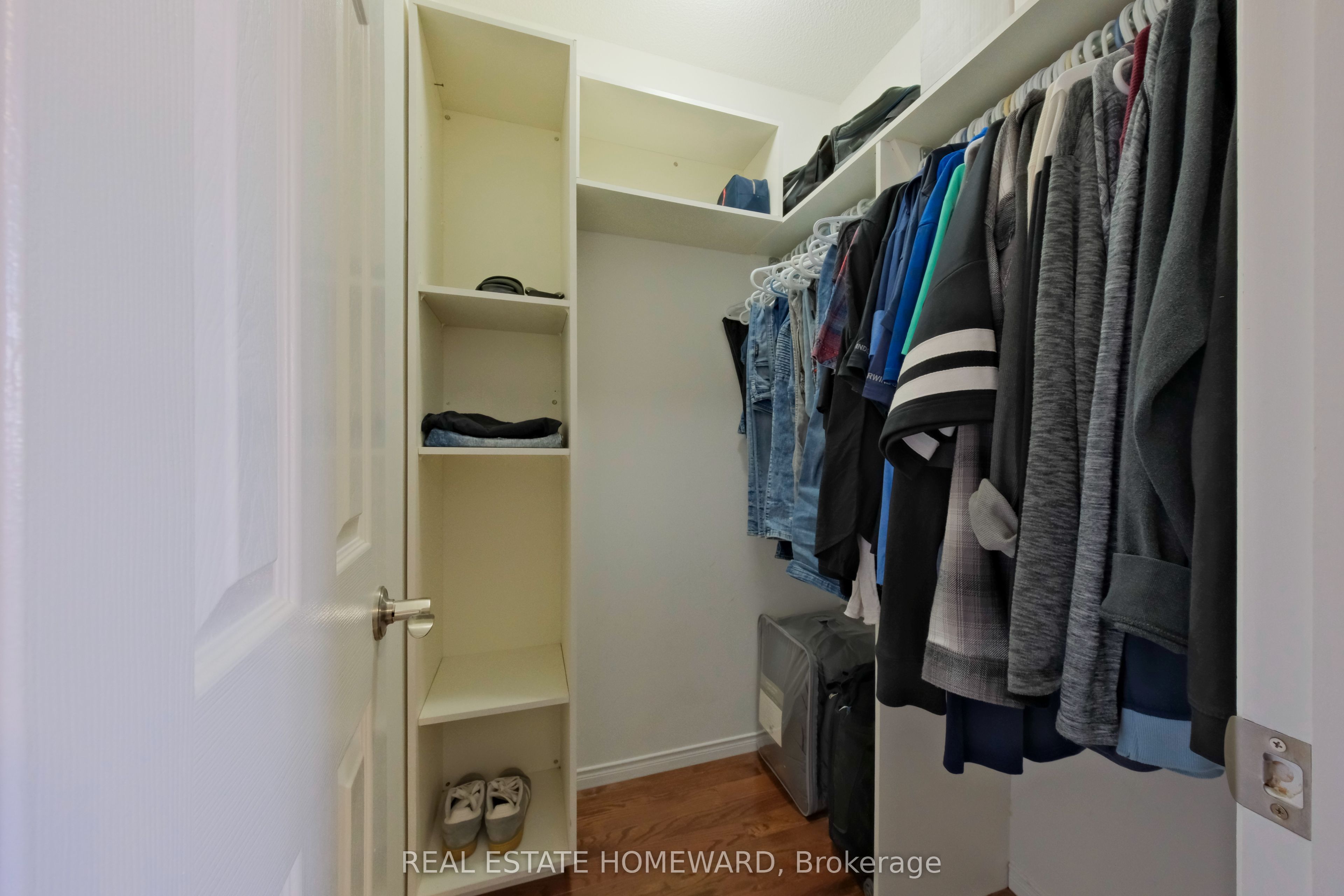 1283 Vincent Crescent Property Photo 24