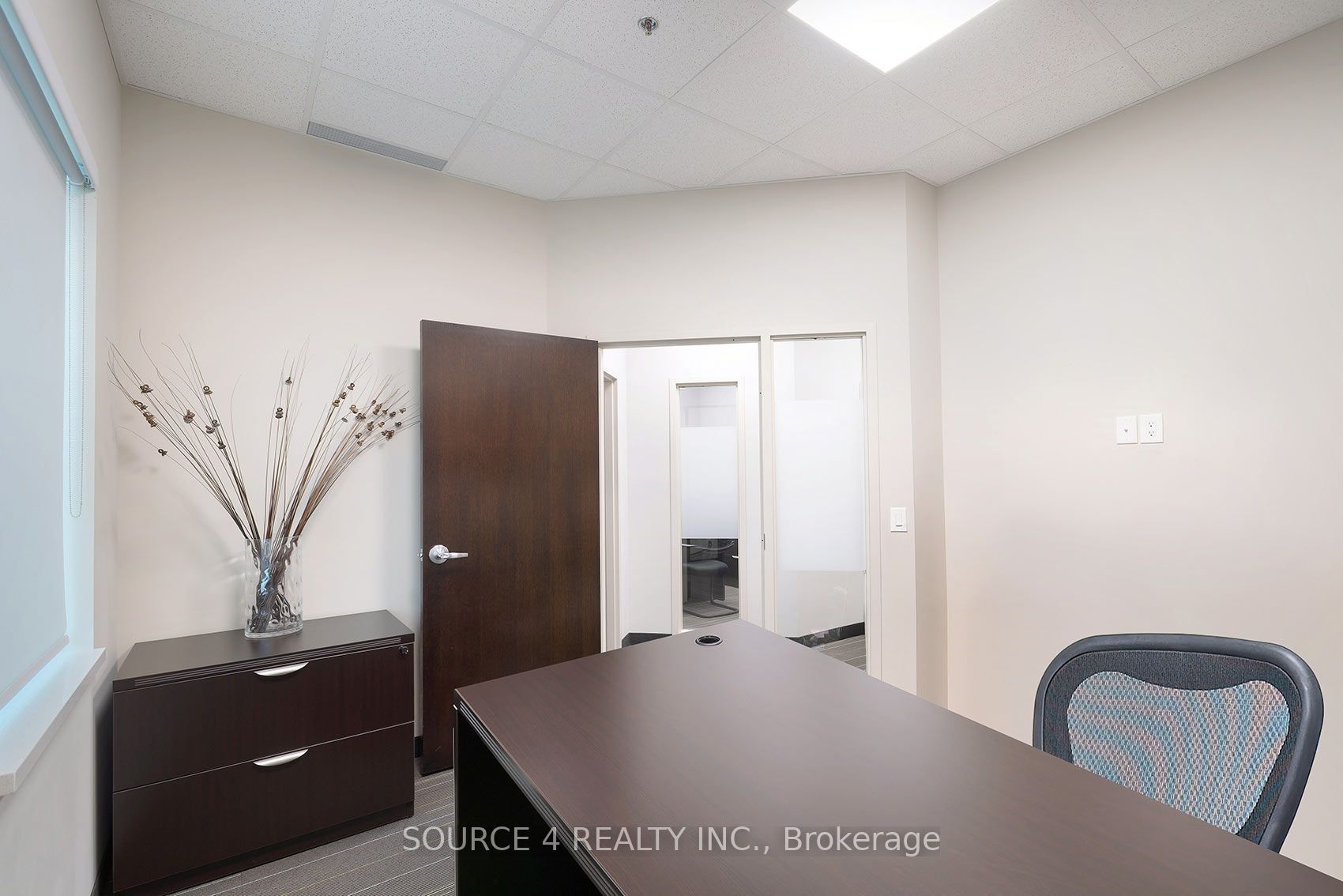 81 Zenway Boulevard 18 Upper Property Photo 26