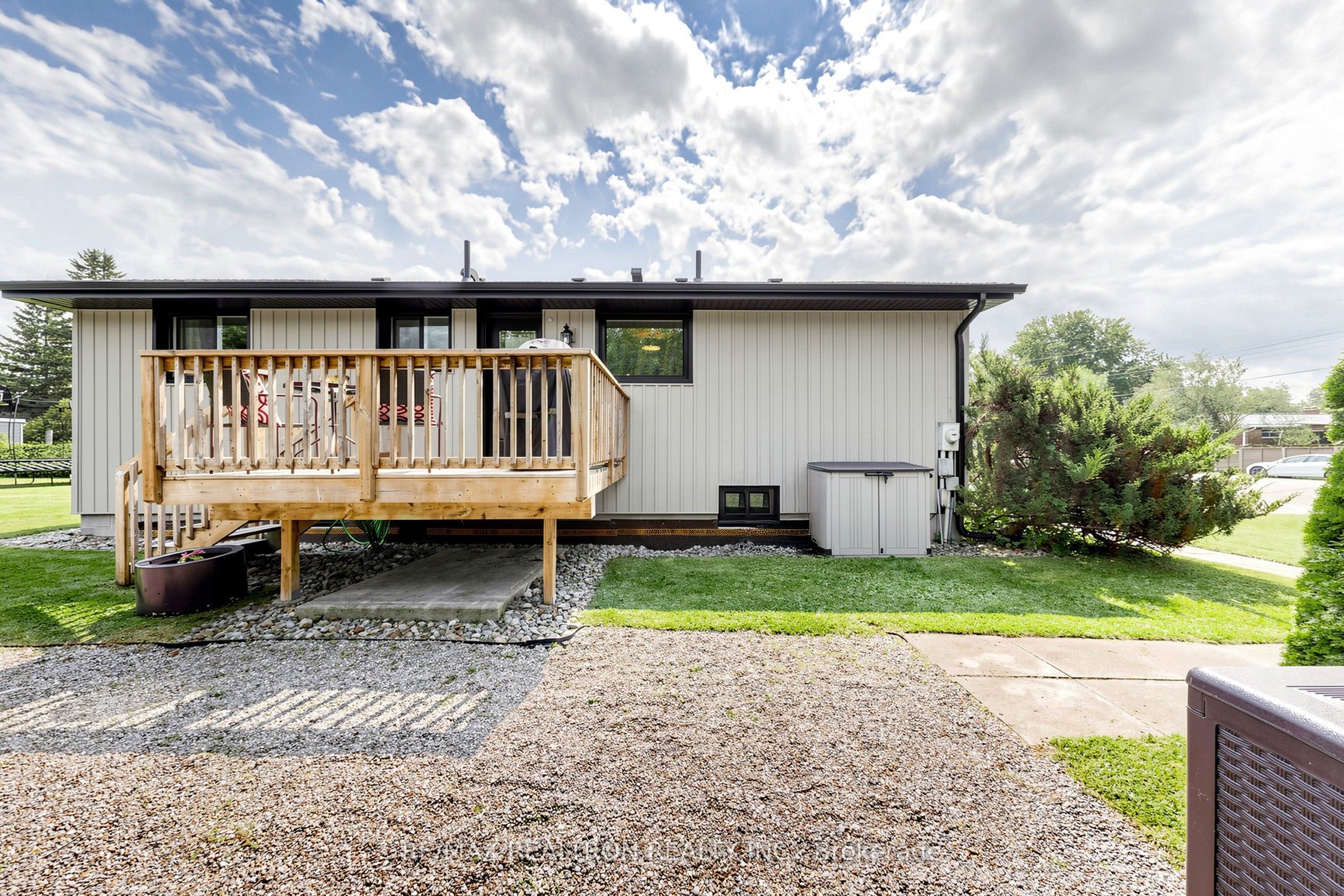 4 Waterbend Drive Property Photo 30