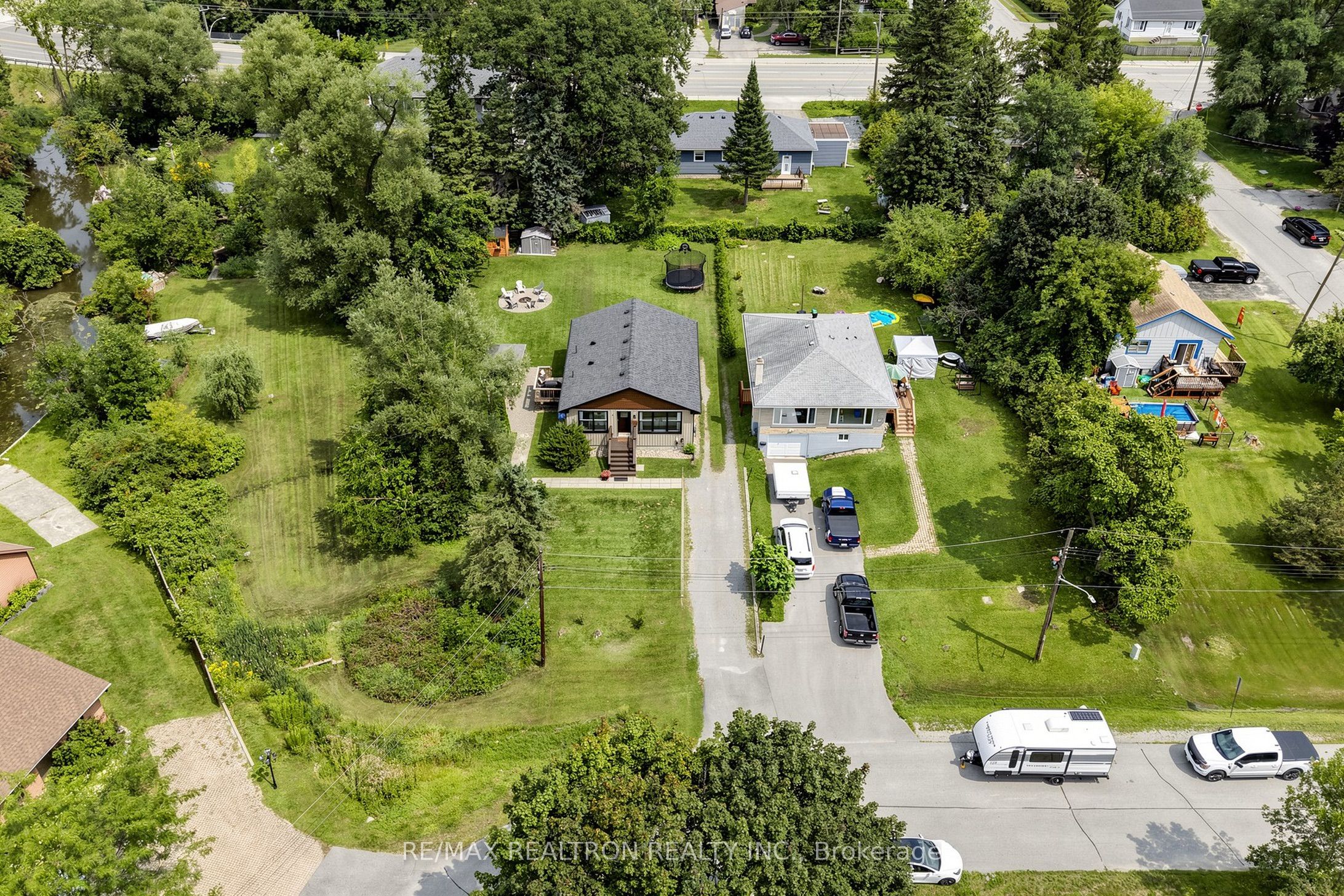 4 Waterbend Drive Property Photo 40