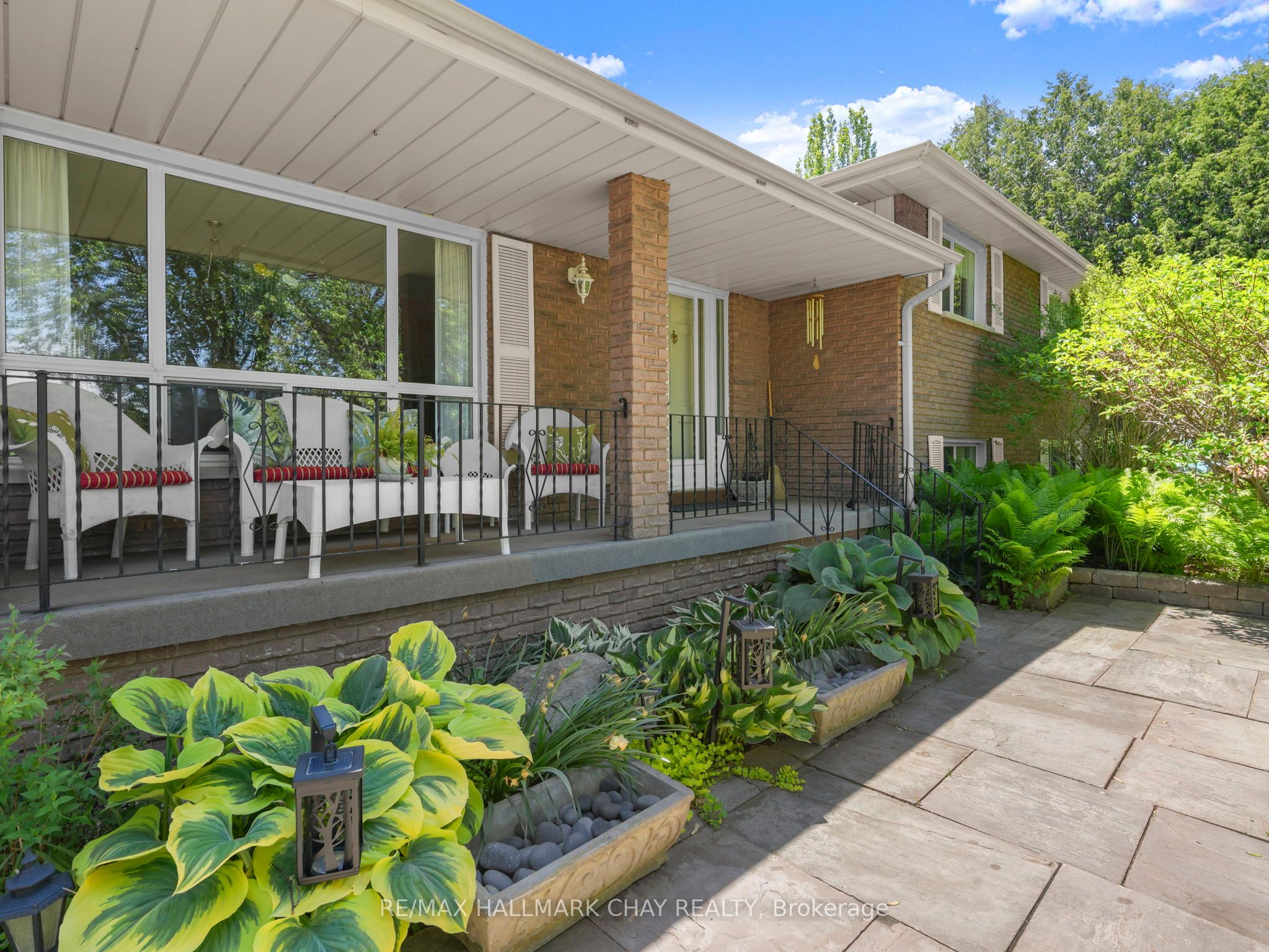 6815 4th Line Property Photo 4