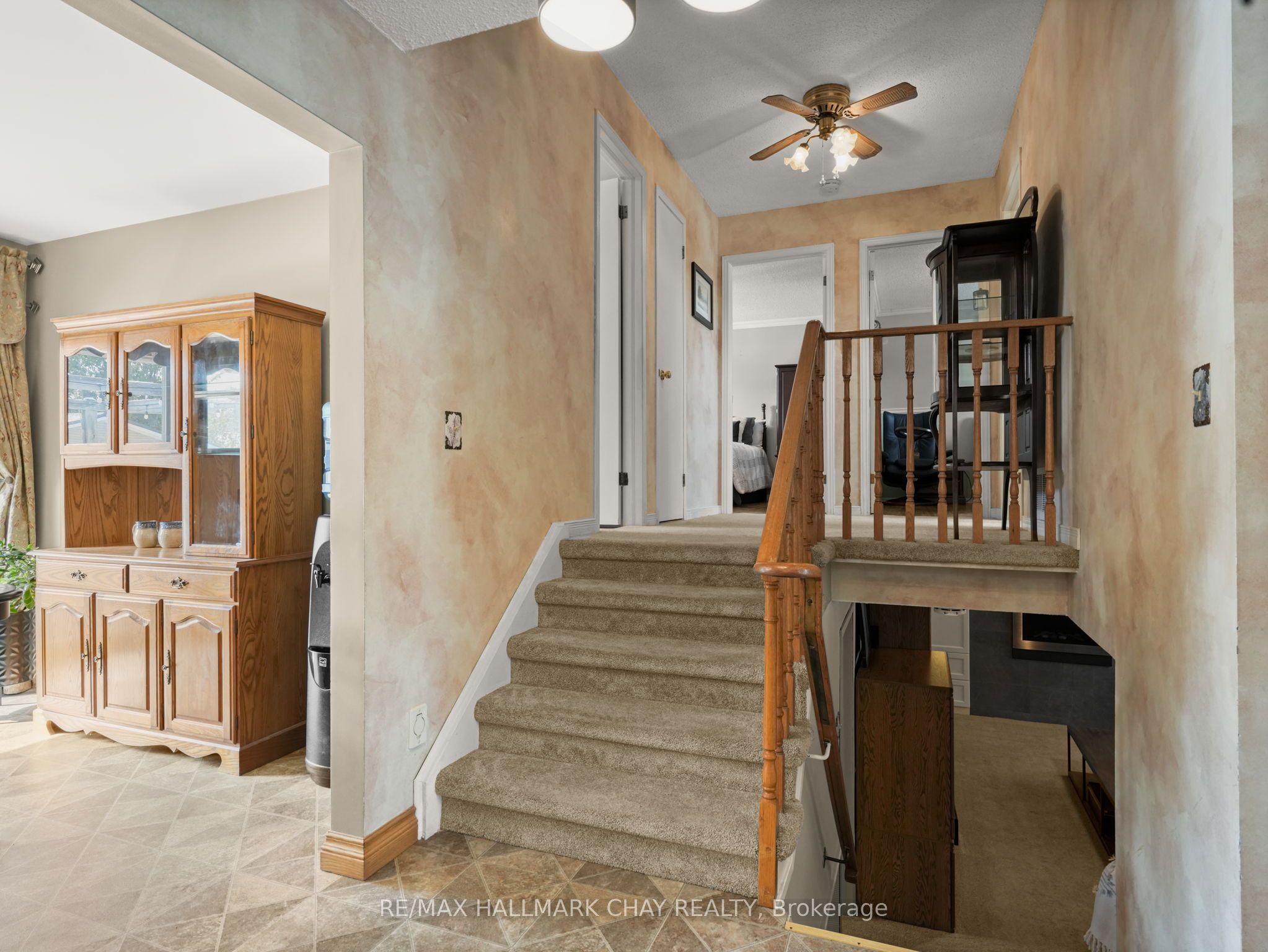 6815 4th Line Property Photo 8