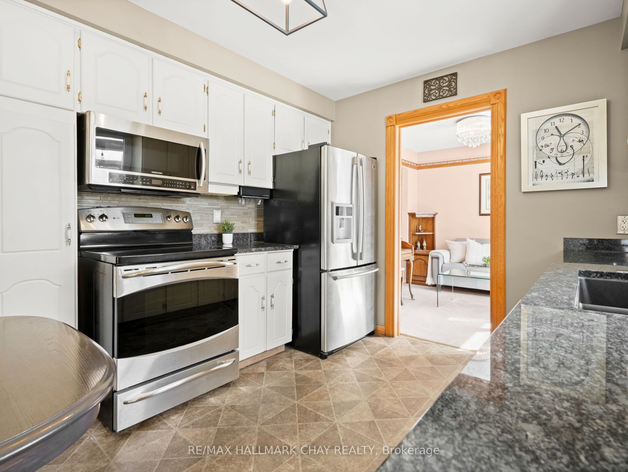 6815 4th Line Property Photo 15
