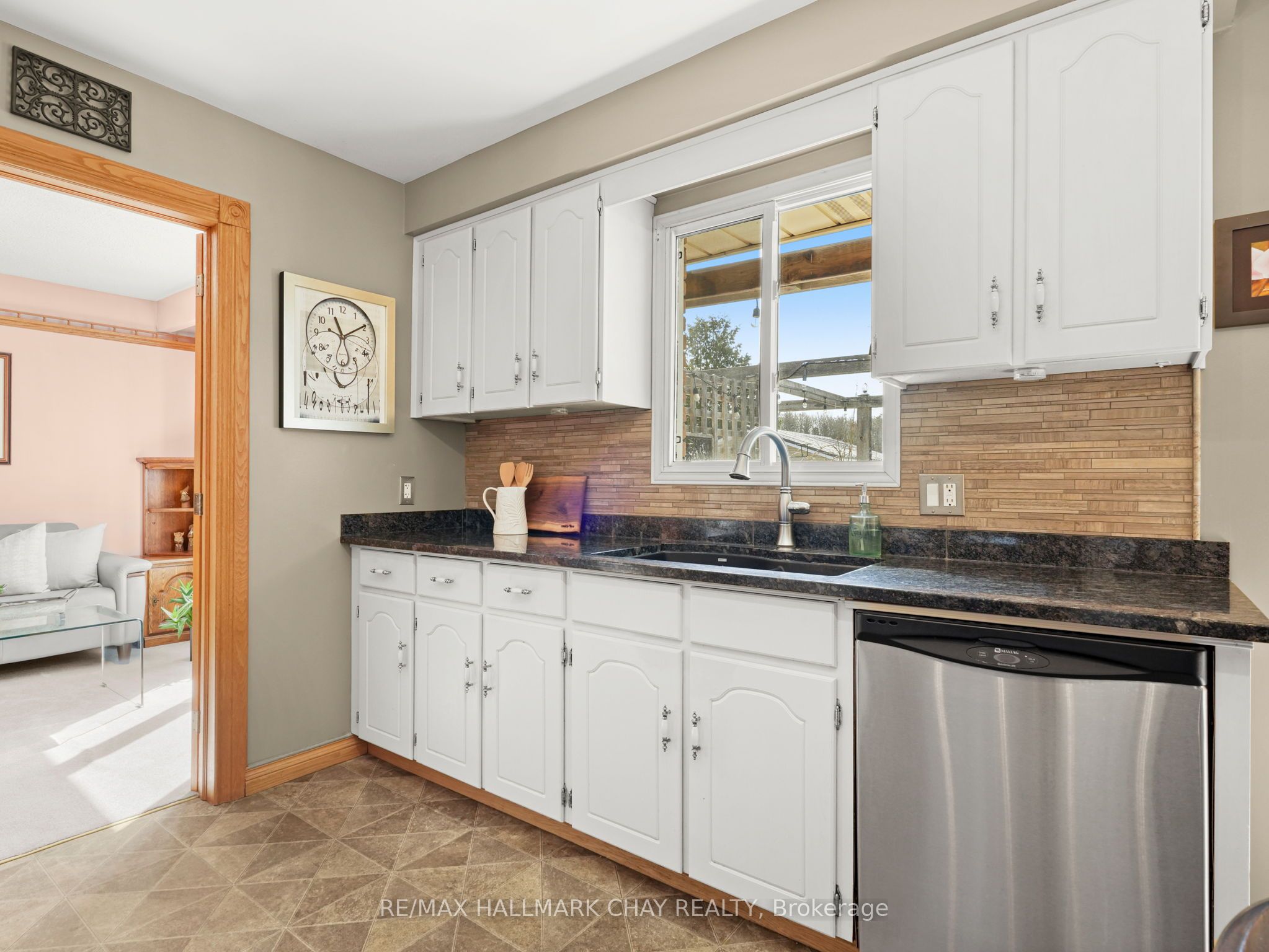 6815 4th Line Property Photo 16